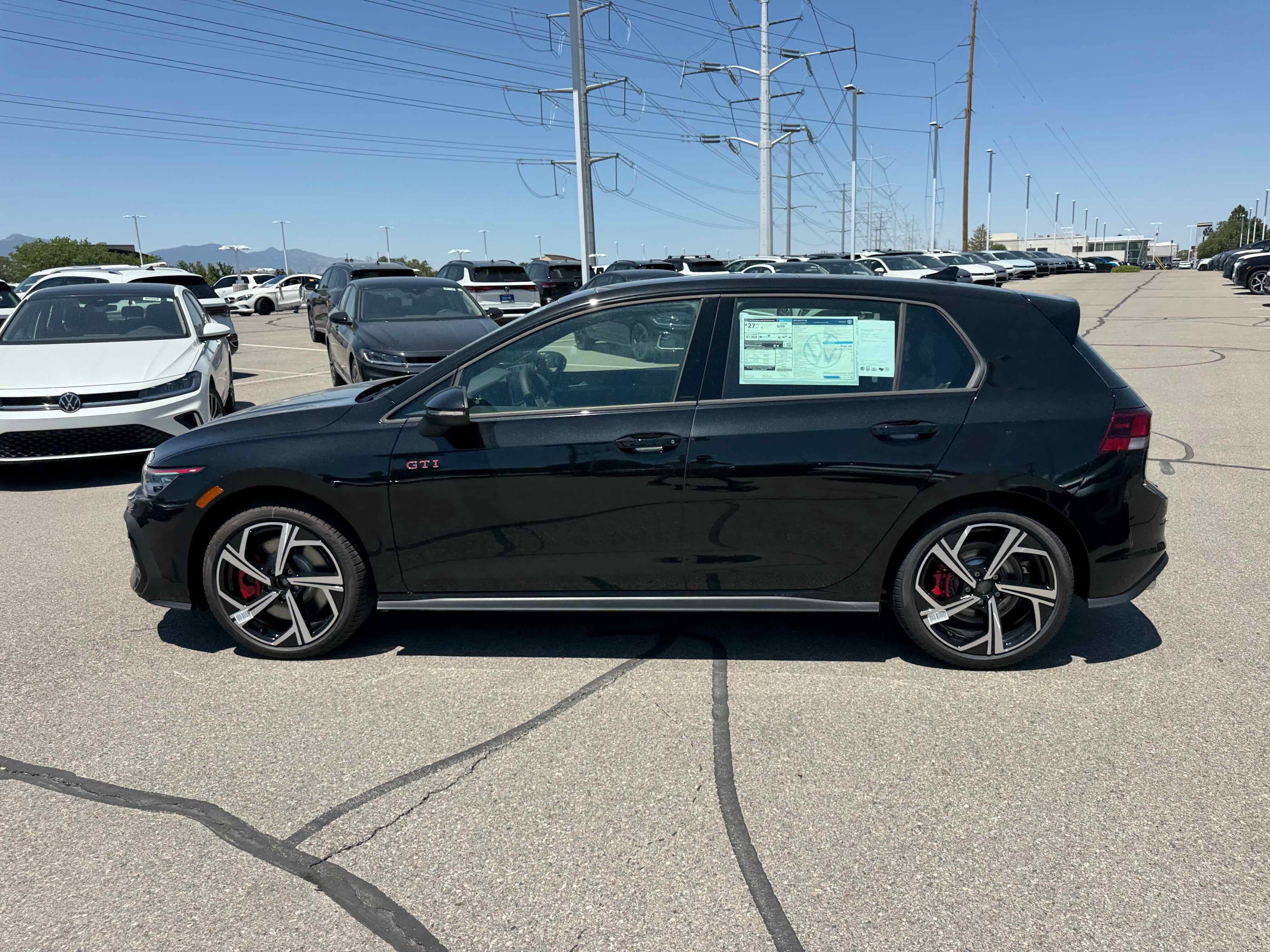 2025 Volkswagen Golf GTI SE