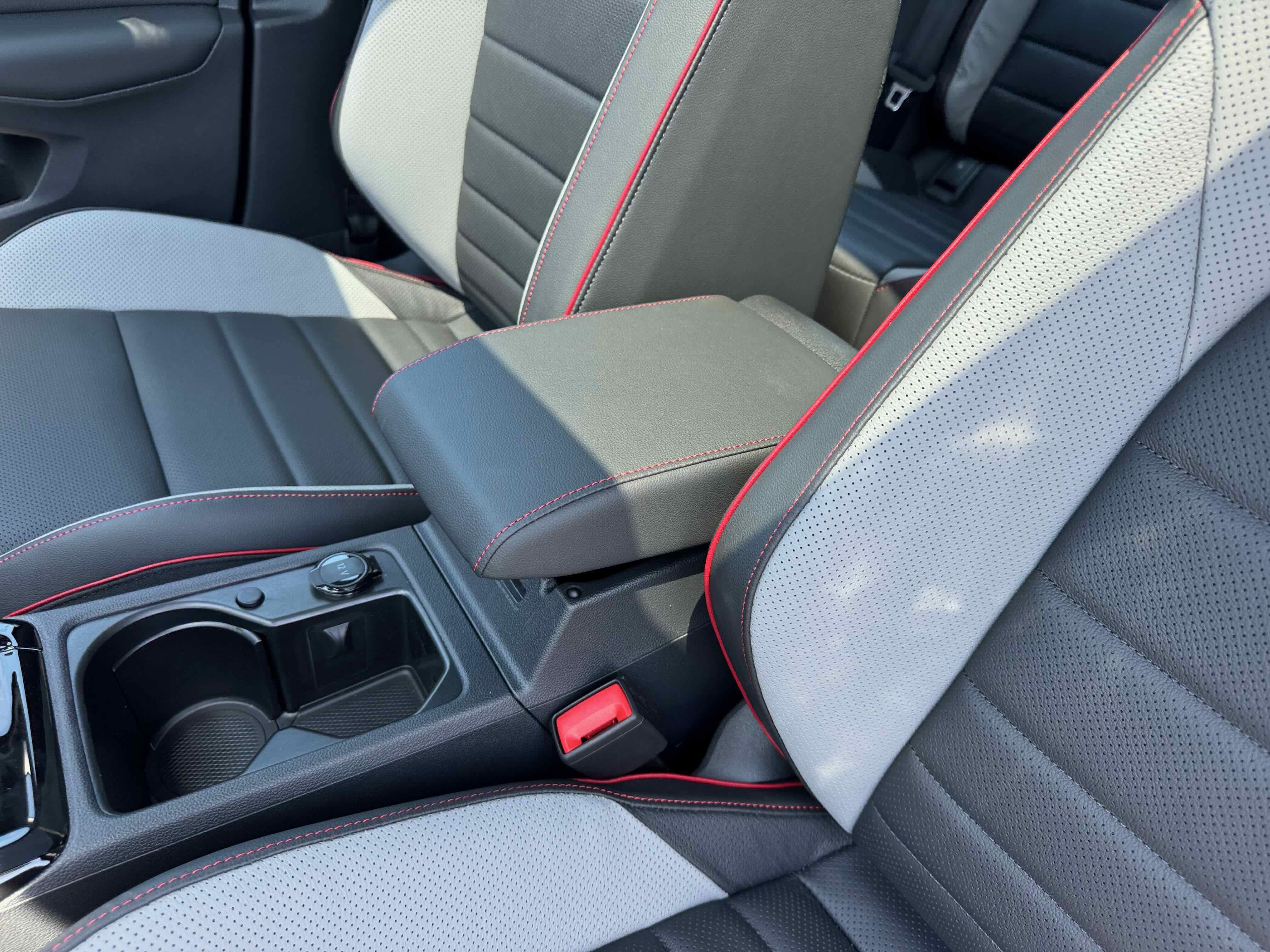 2025 Volkswagen Golf GTI SE