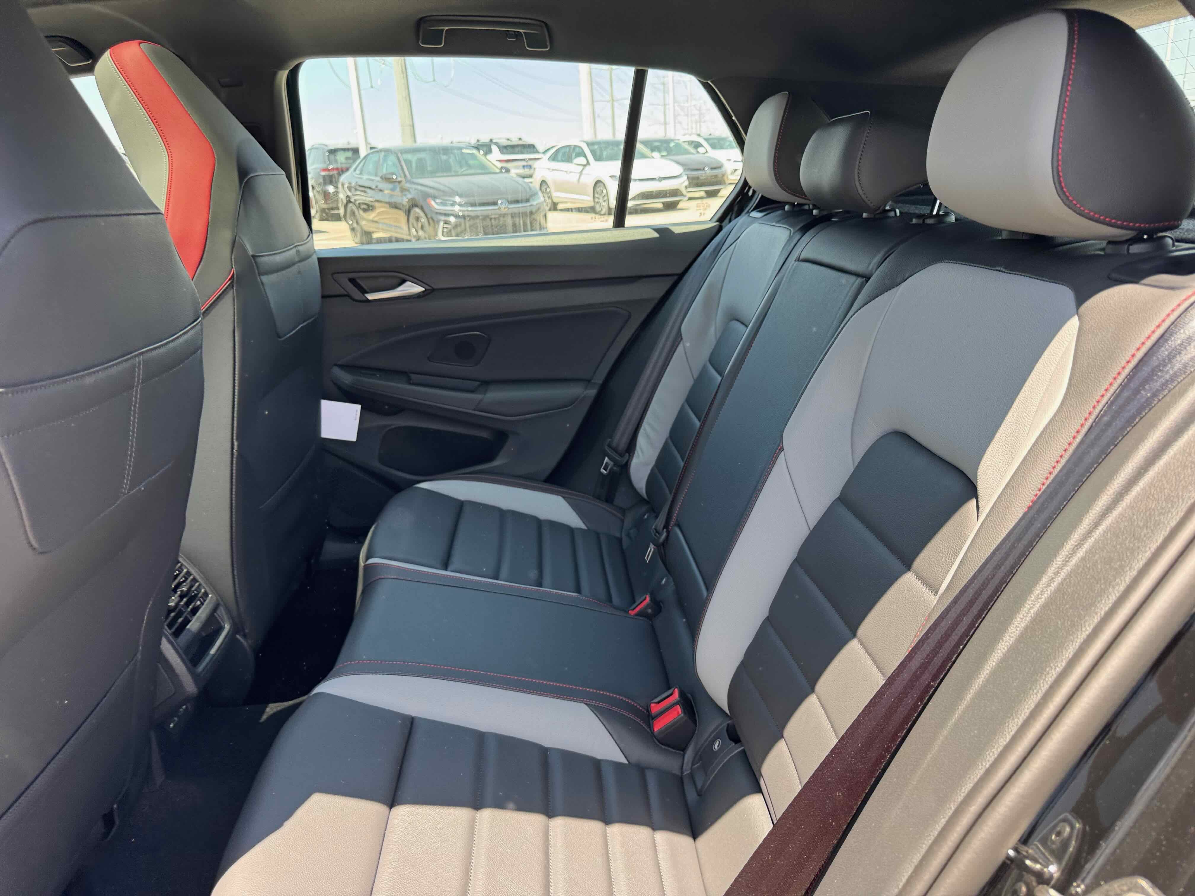 2025 Volkswagen Golf GTI SE