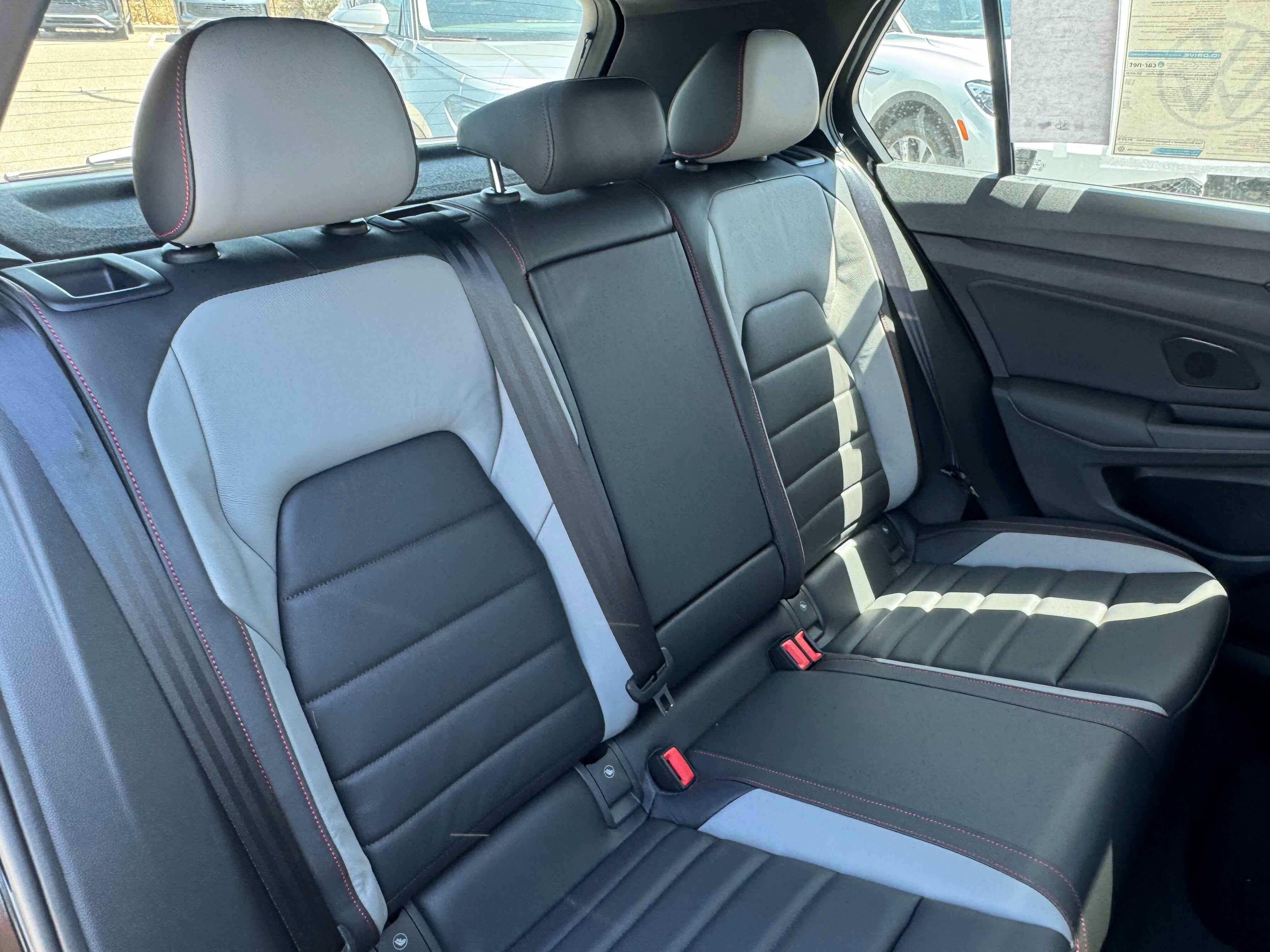 2025 Volkswagen Golf GTI SE