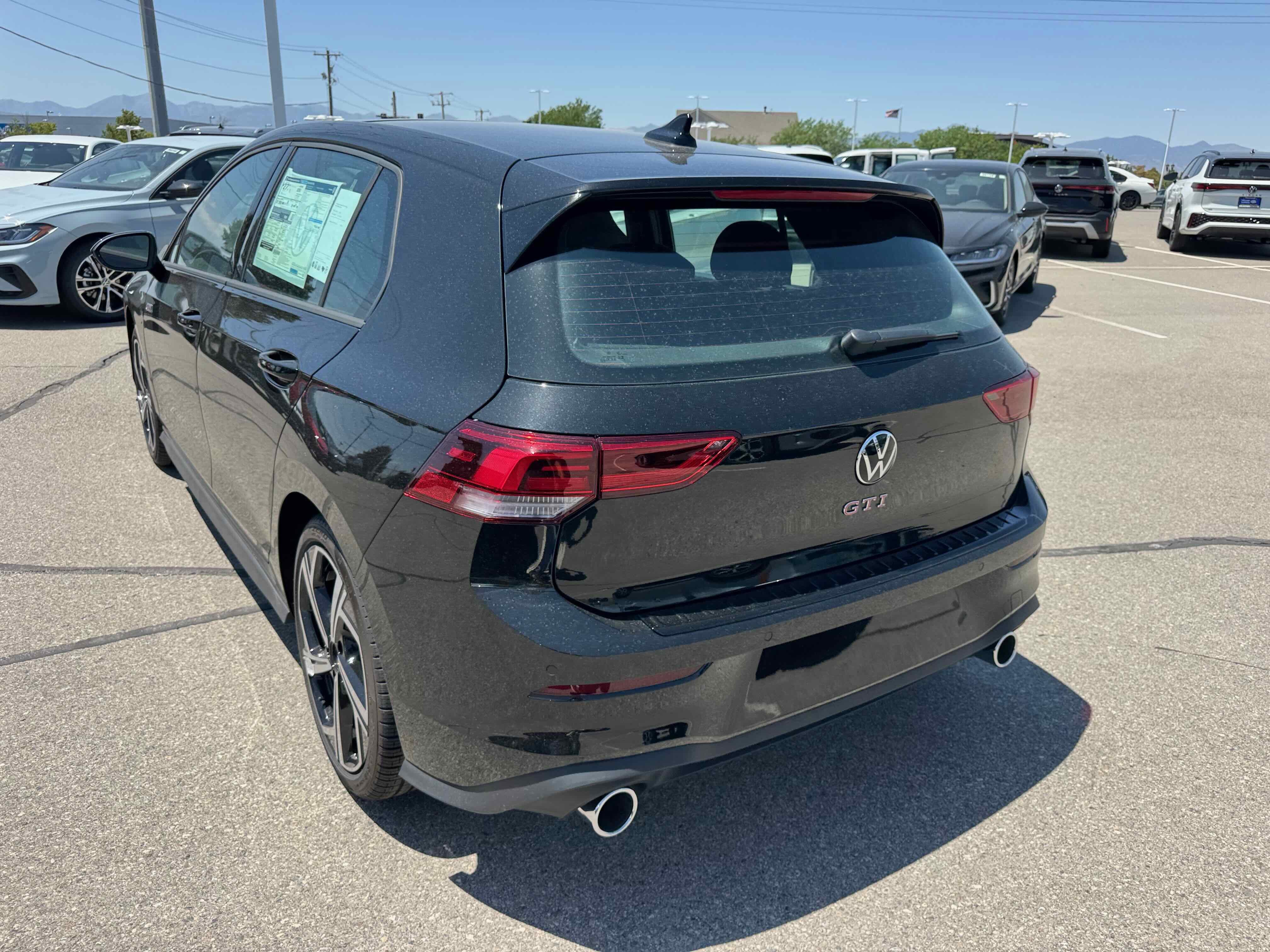 2025 Volkswagen Golf GTI SE