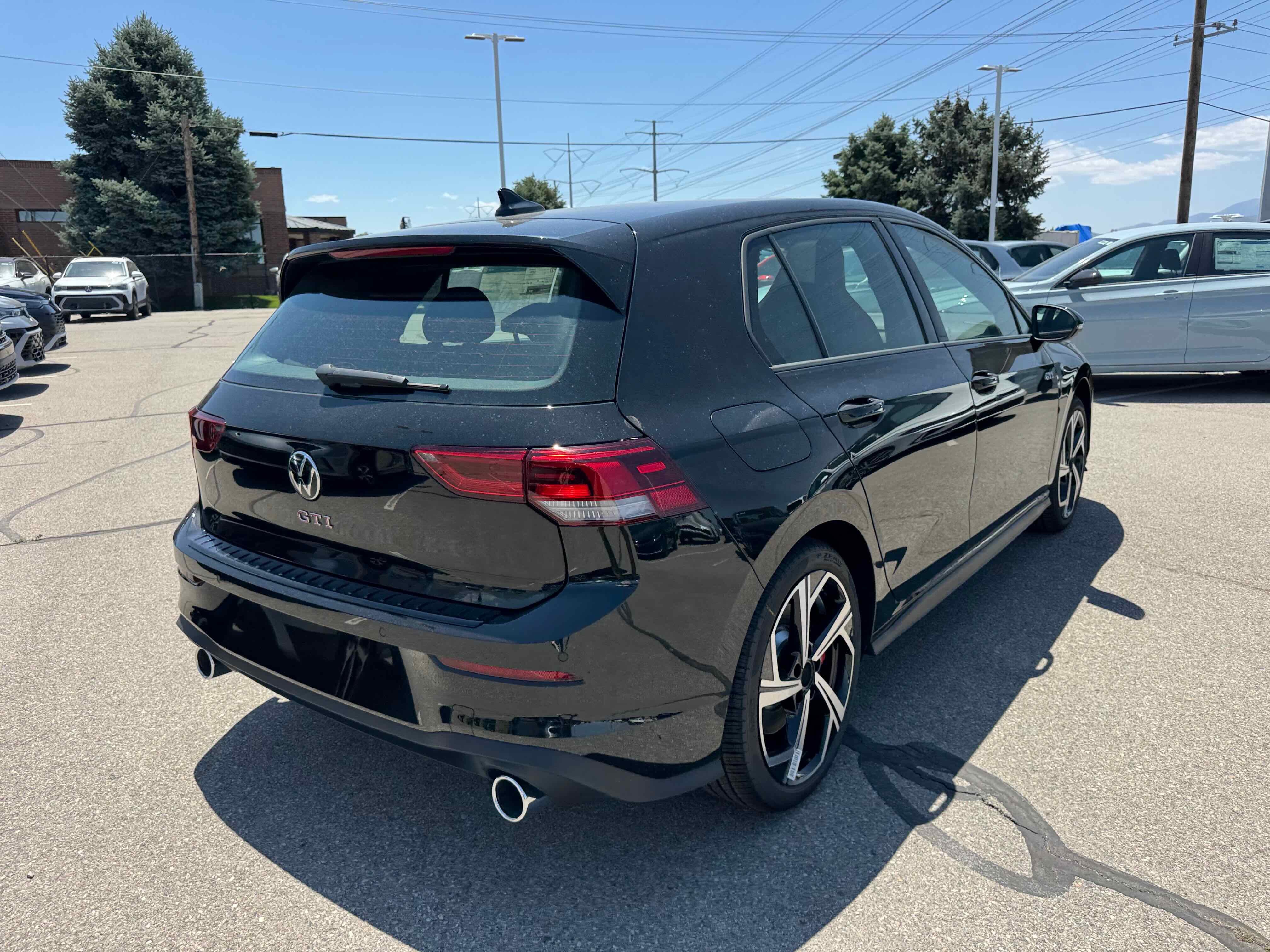 2025 Volkswagen Golf GTI SE