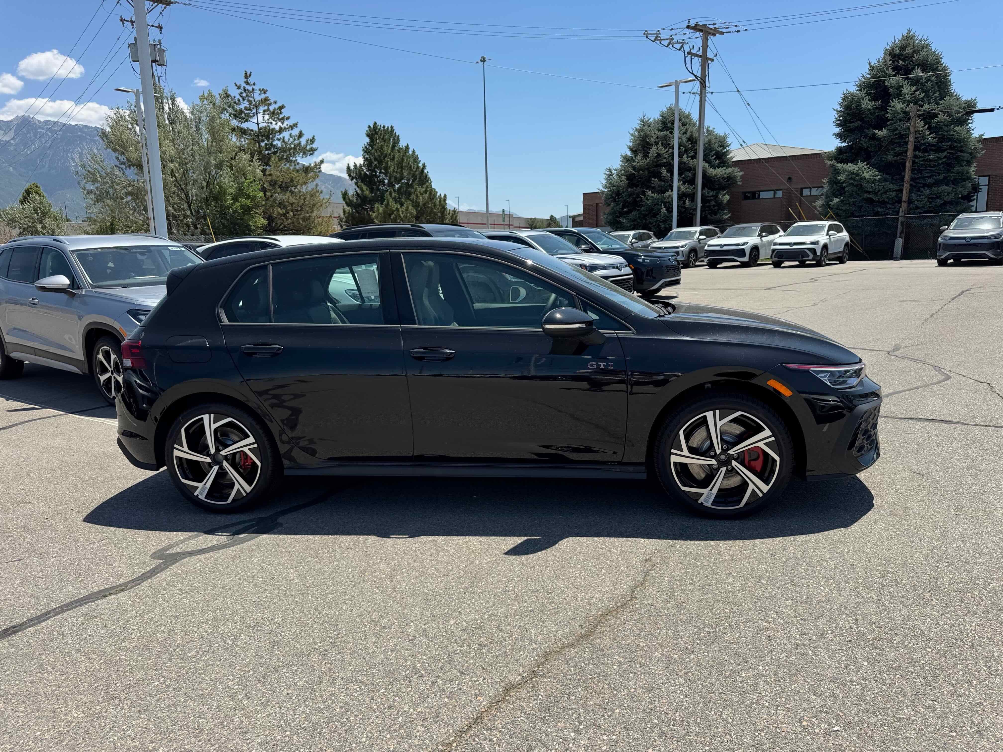 2025 Volkswagen Golf GTI SE