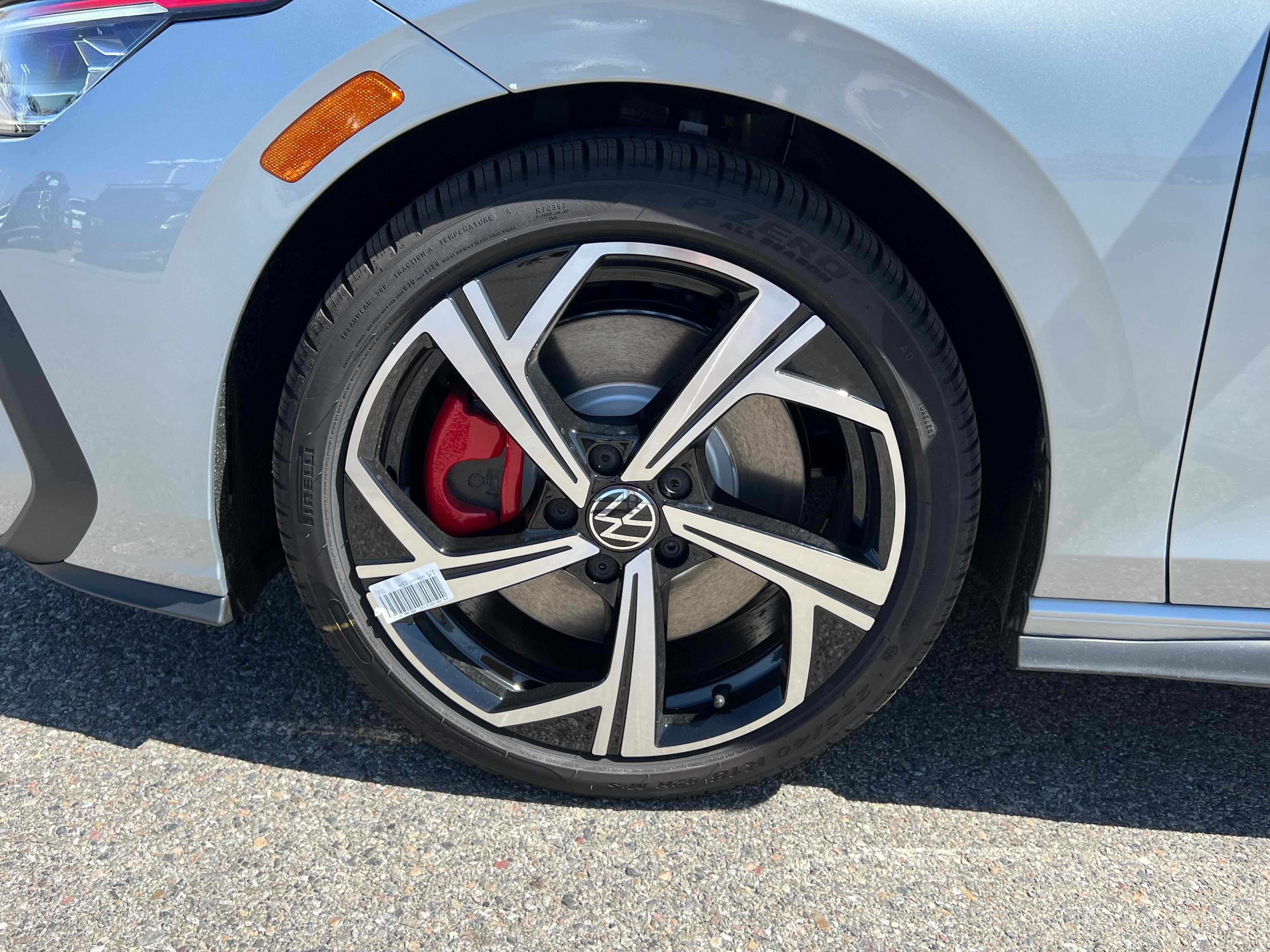 2025 Volkswagen Golf GTI SE