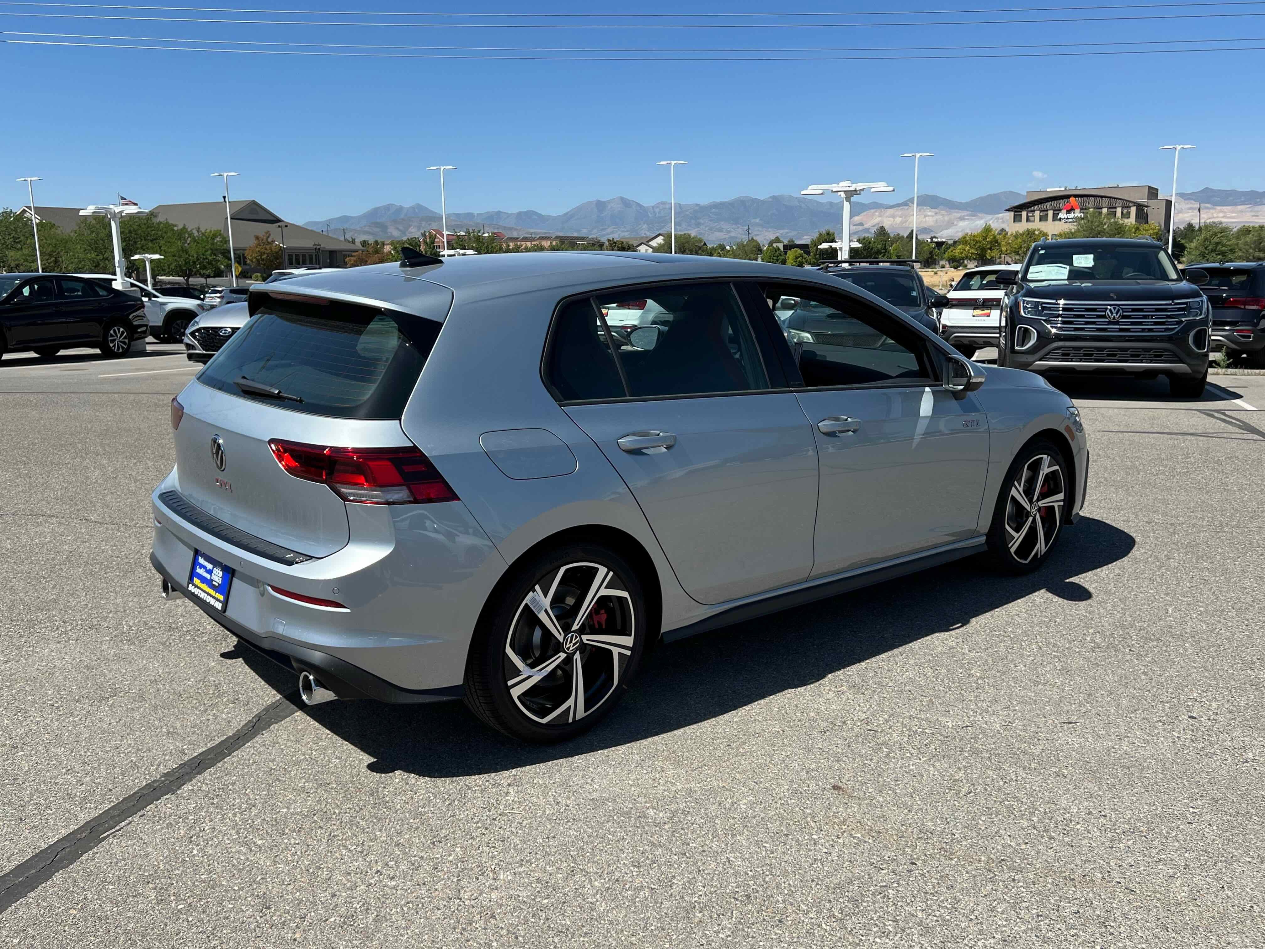 2025 Volkswagen Golf GTI SE