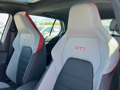 2025 Volkswagen Golf GTI SE