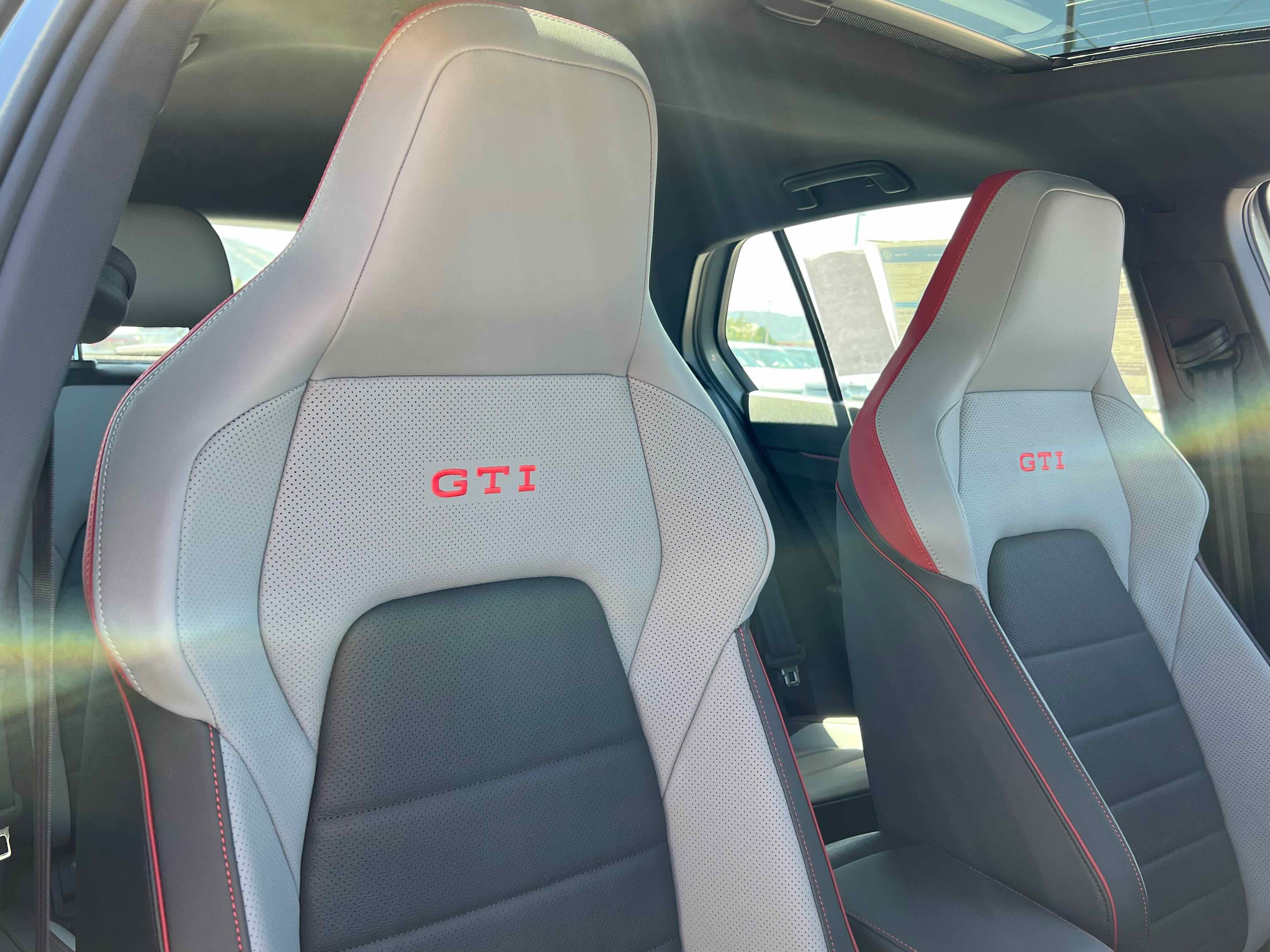 2025 Volkswagen Golf GTI SE