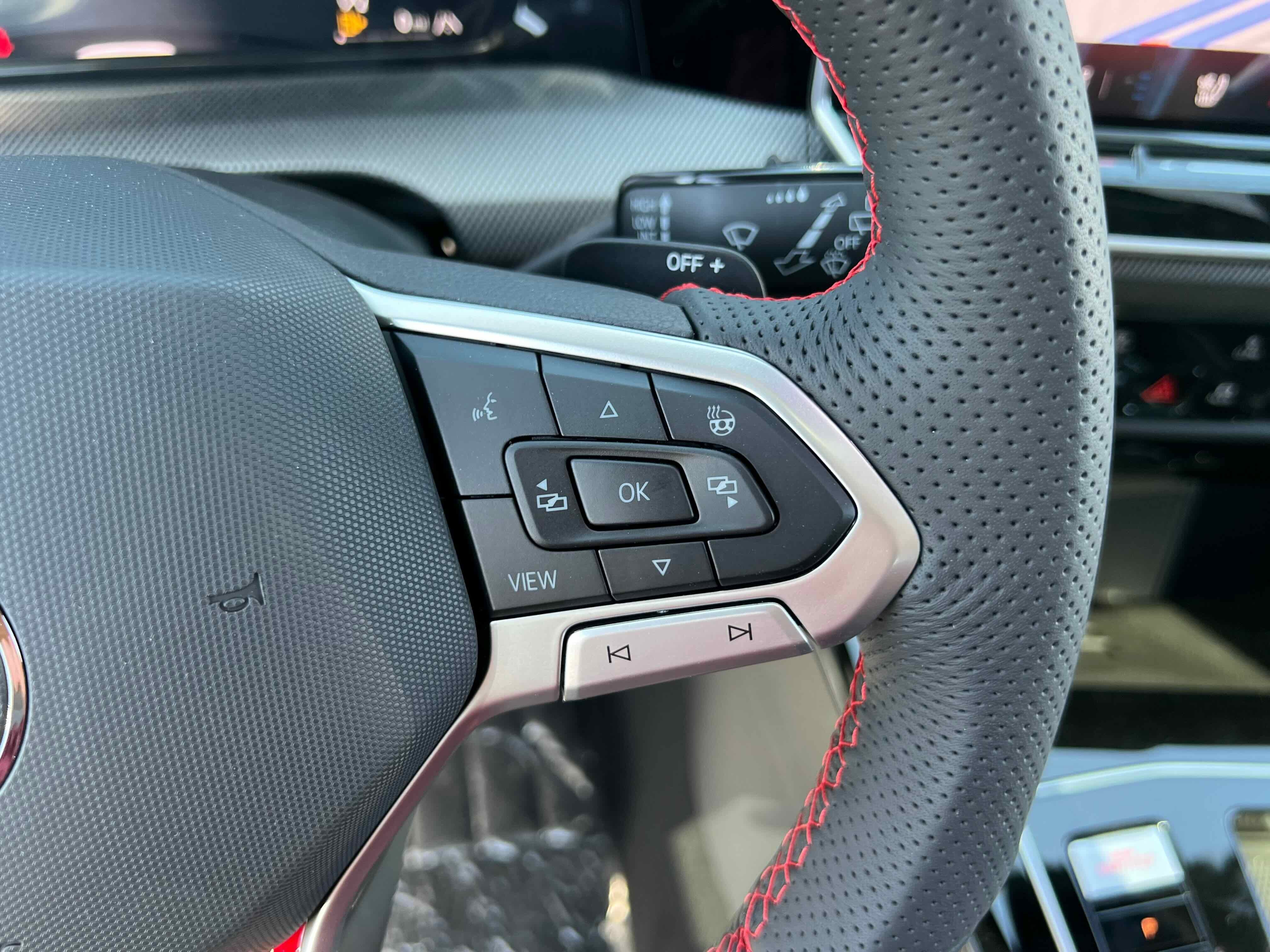 2025 Volkswagen Golf GTI SE