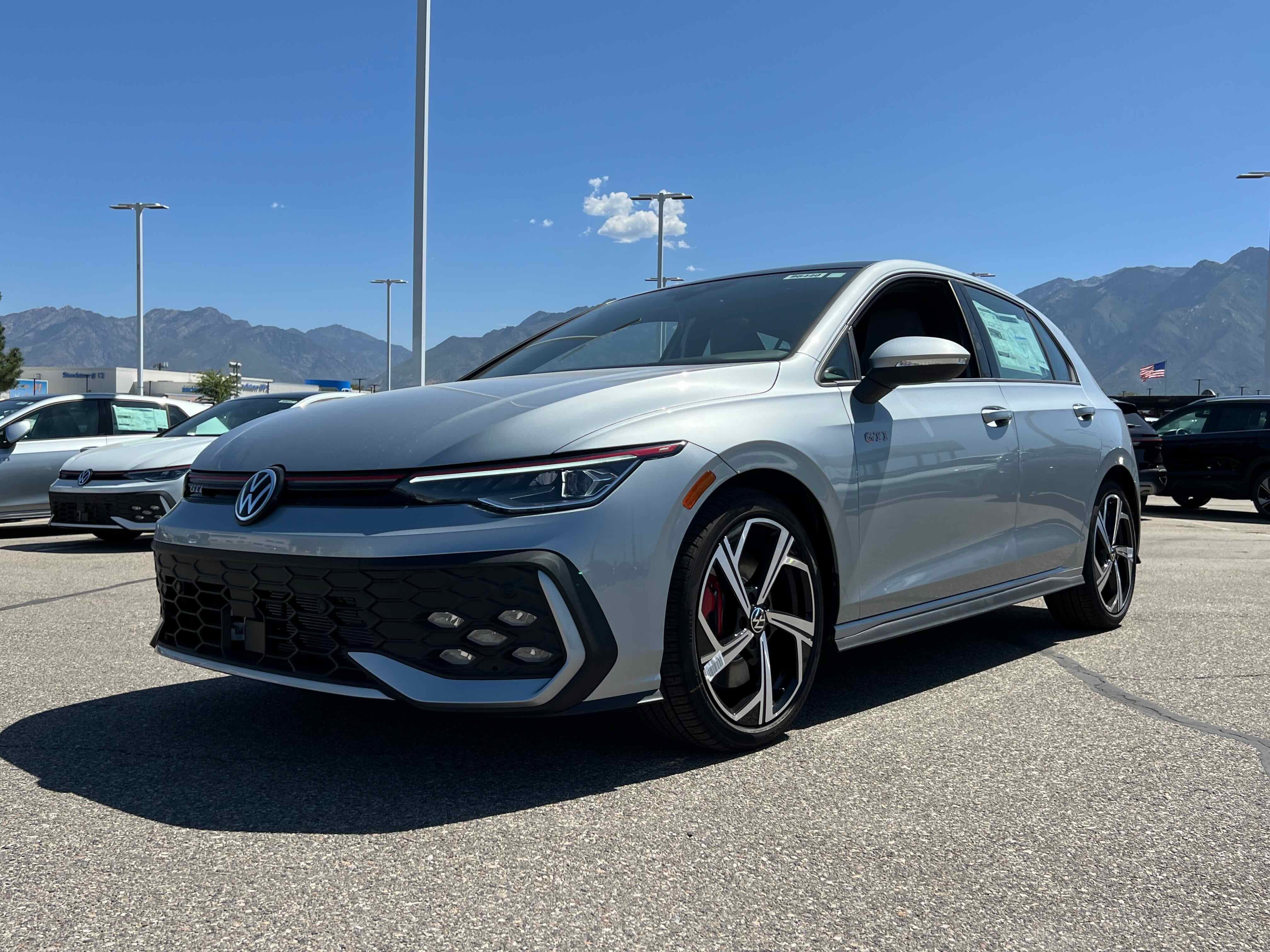 2025 Volkswagen Golf GTI SE