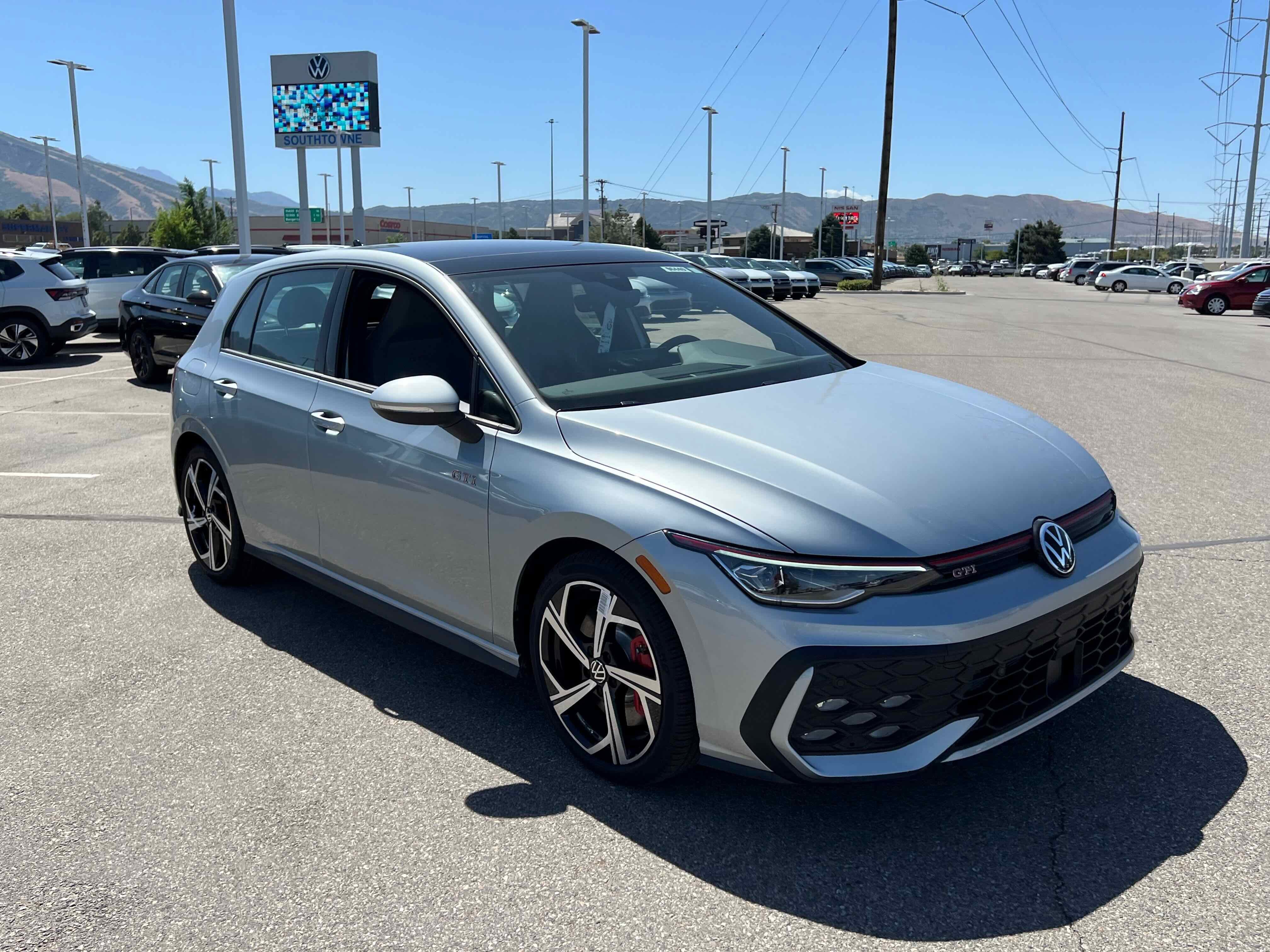 2025 Volkswagen Golf GTI SE