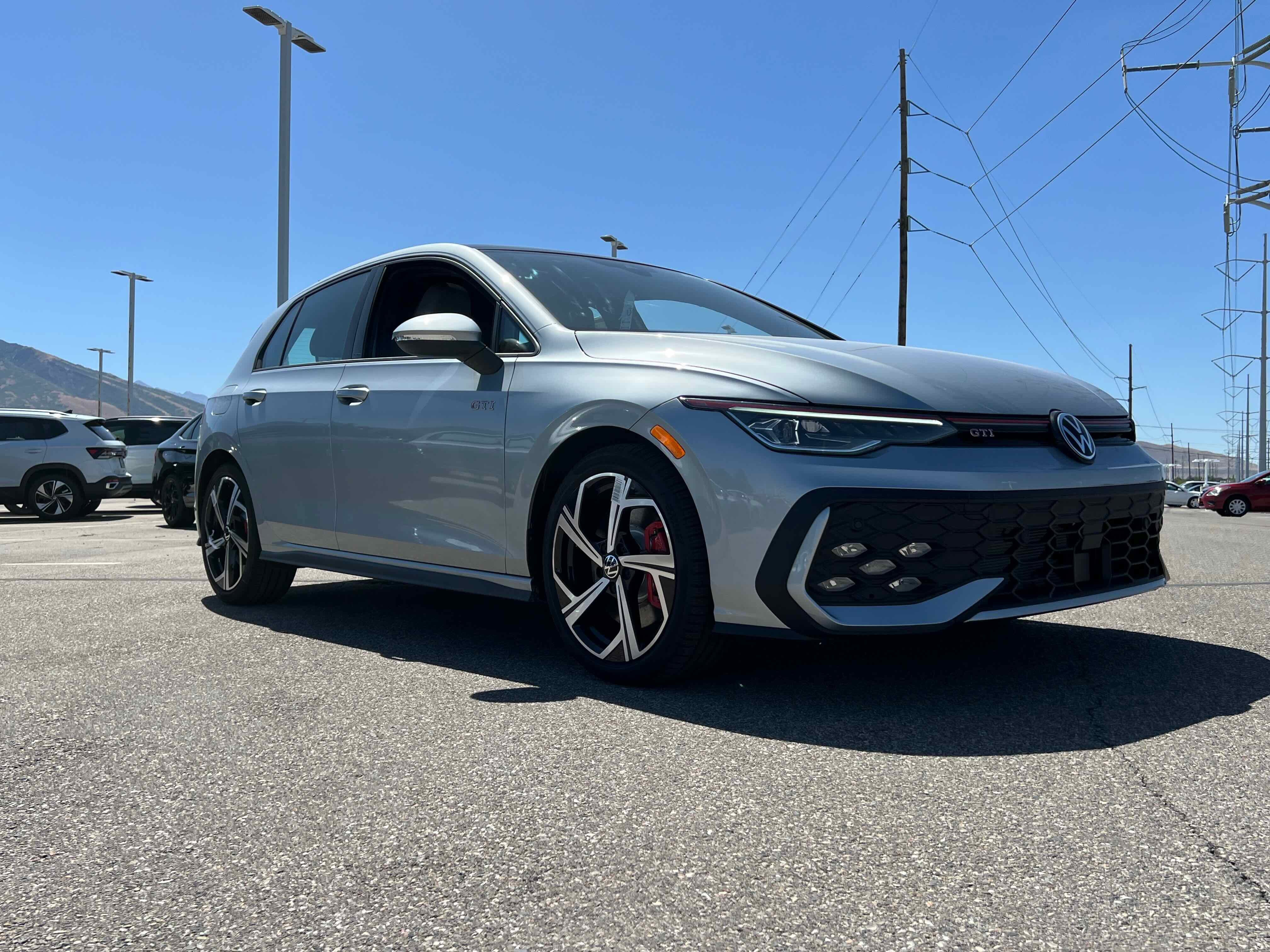 2025 Volkswagen Golf GTI SE