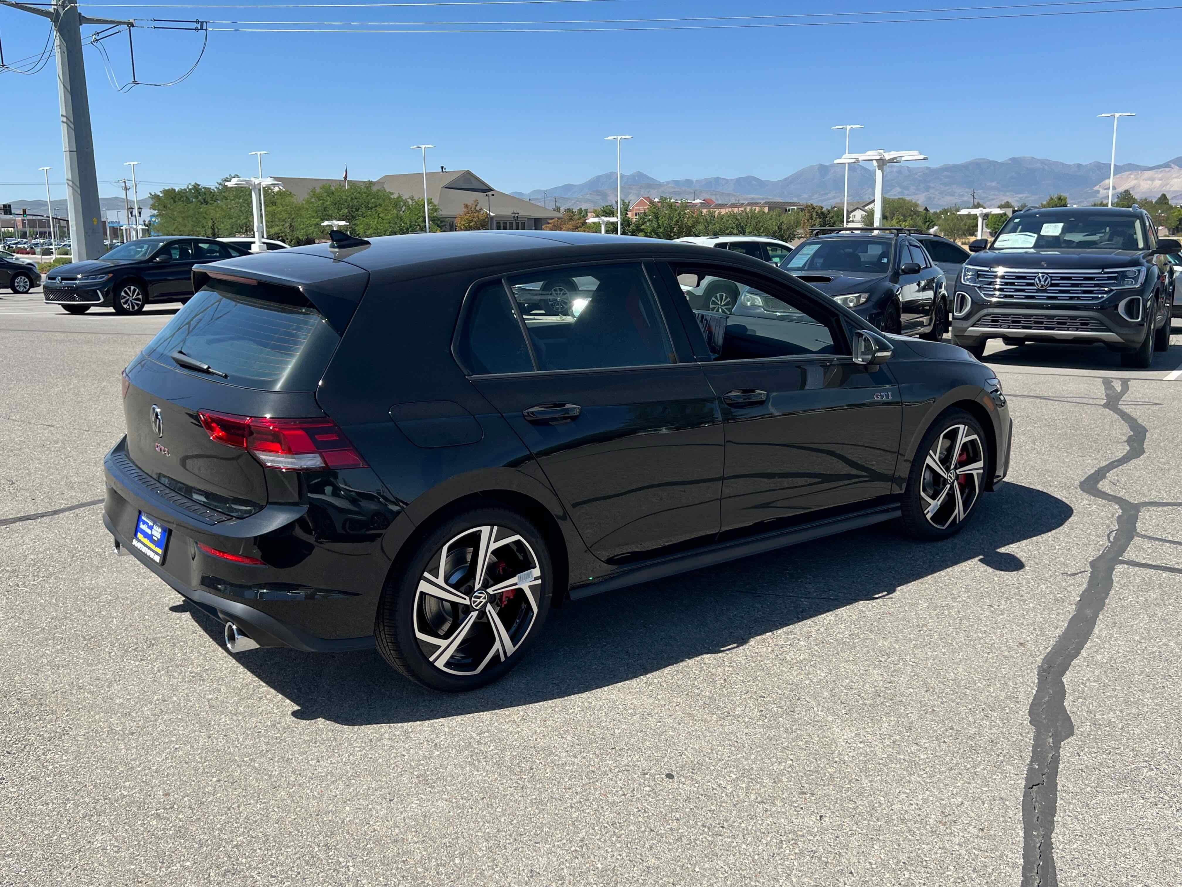 2025 Volkswagen Golf GTI SE