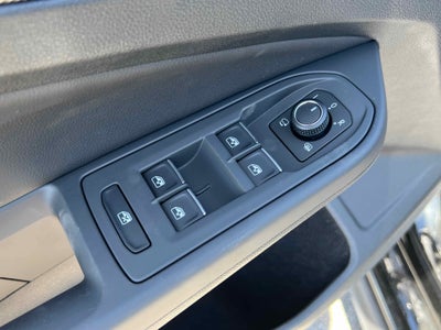 2025 Volkswagen Golf GTI SE