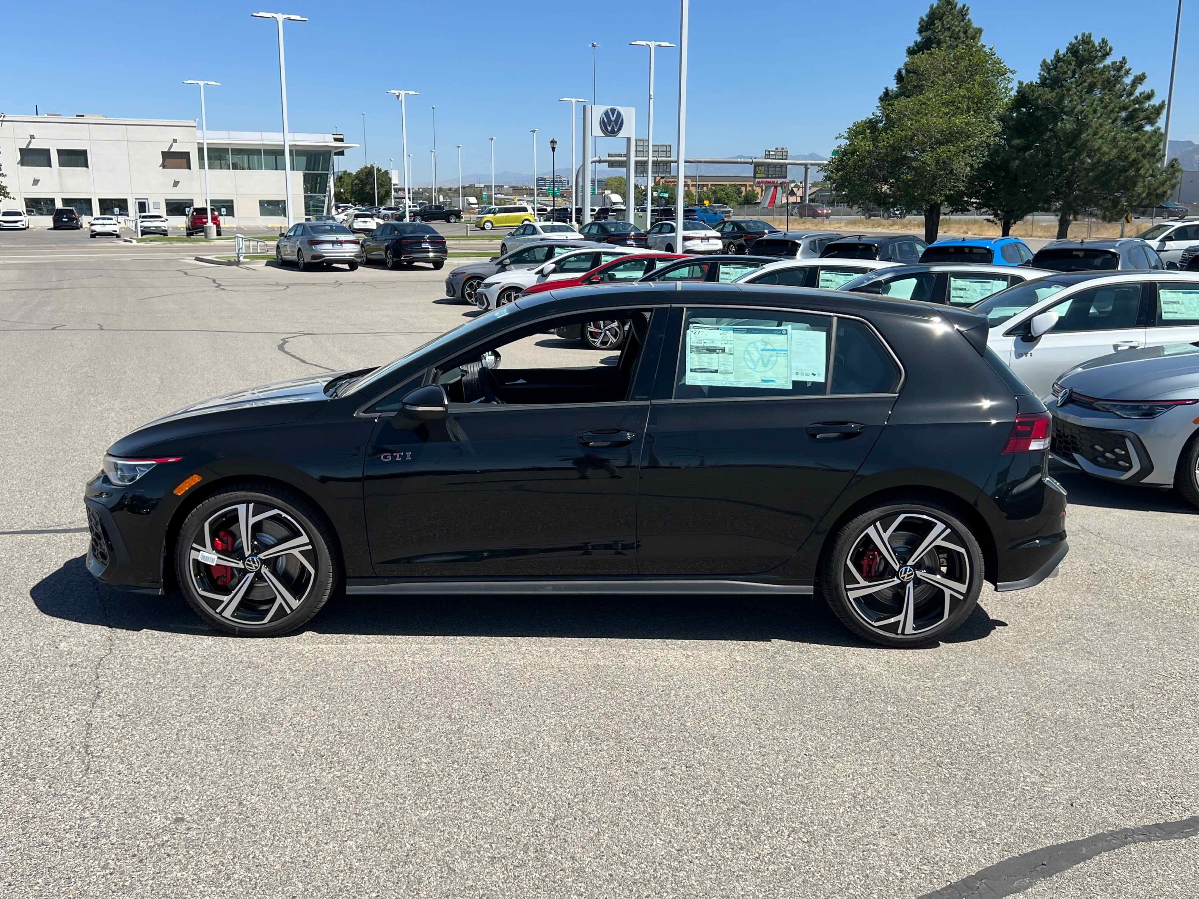 2025 Volkswagen Golf GTI SE