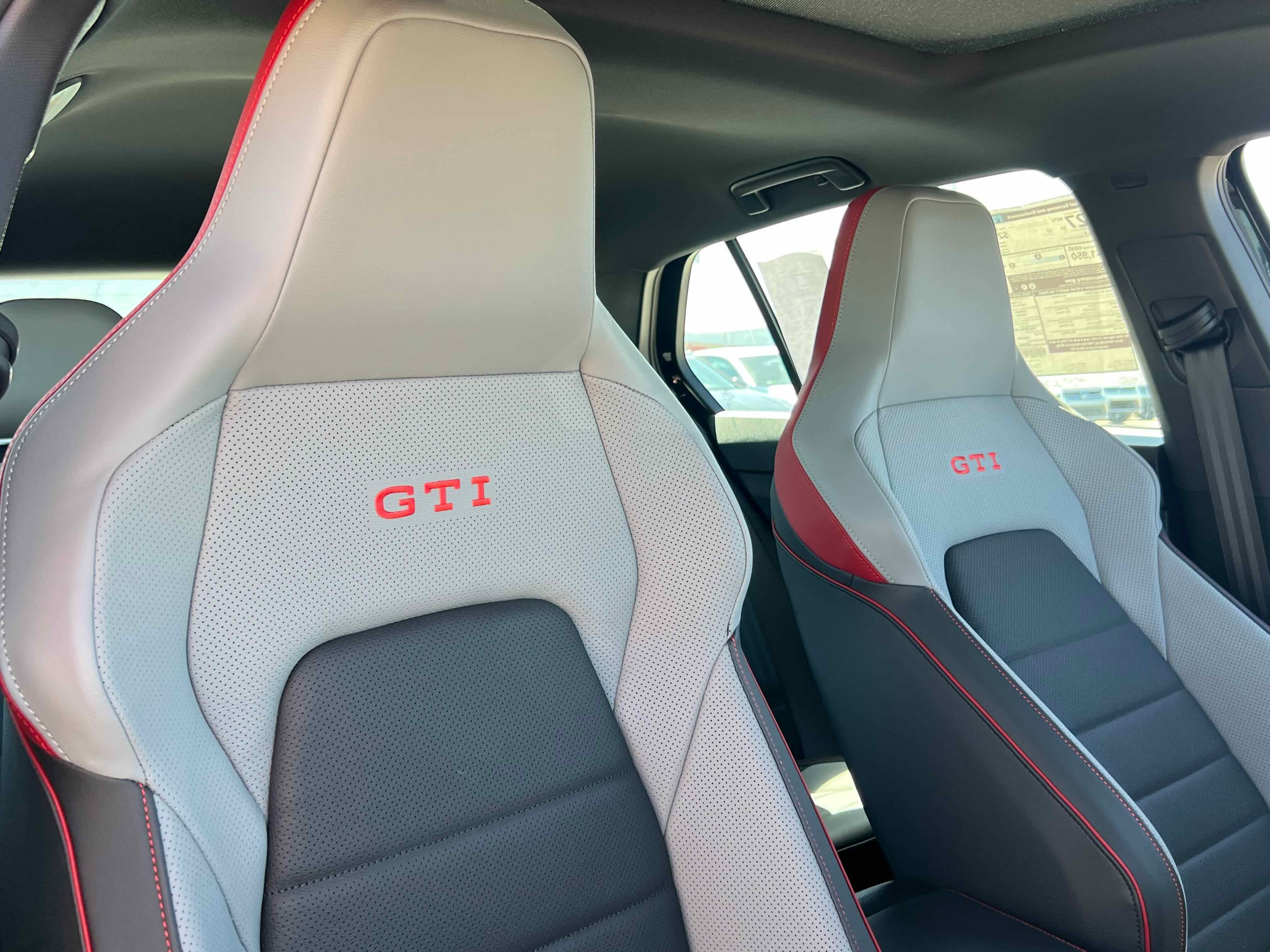 2025 Volkswagen Golf GTI SE