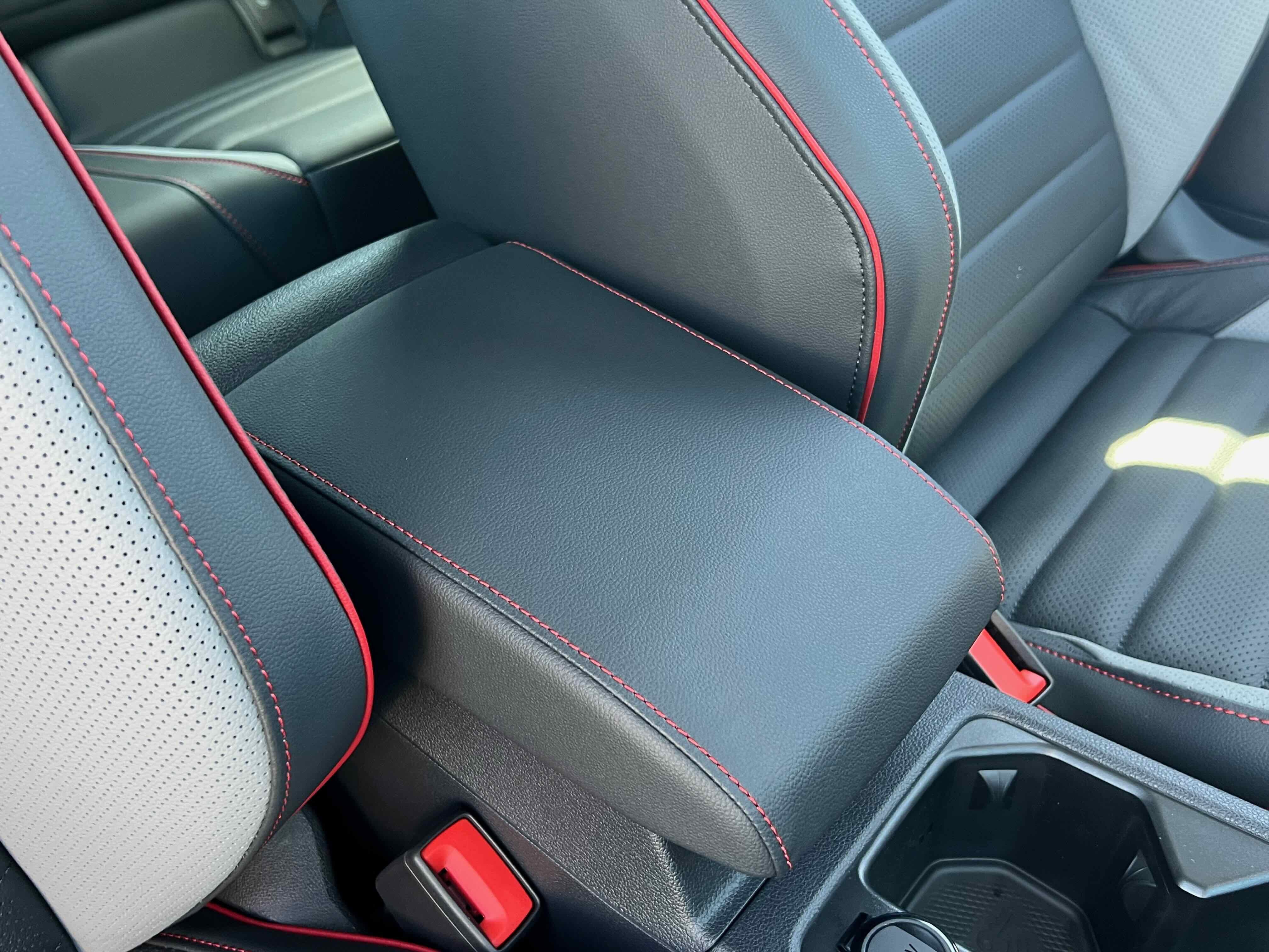 2025 Volkswagen Golf GTI SE