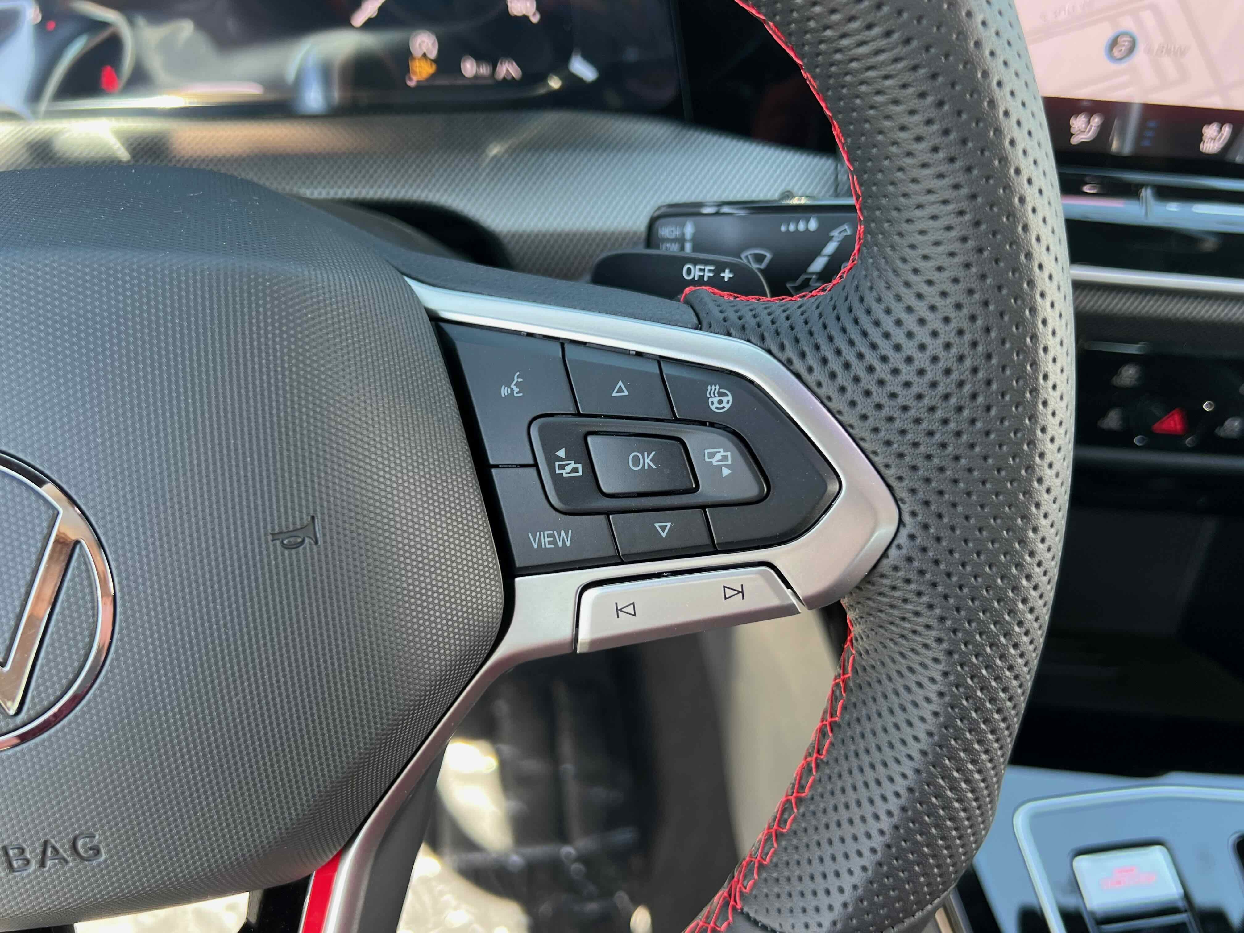 2025 Volkswagen Golf GTI SE