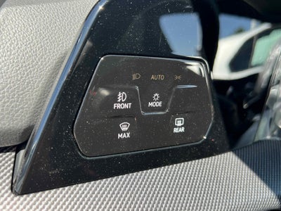 2025 Volkswagen Golf GTI SE