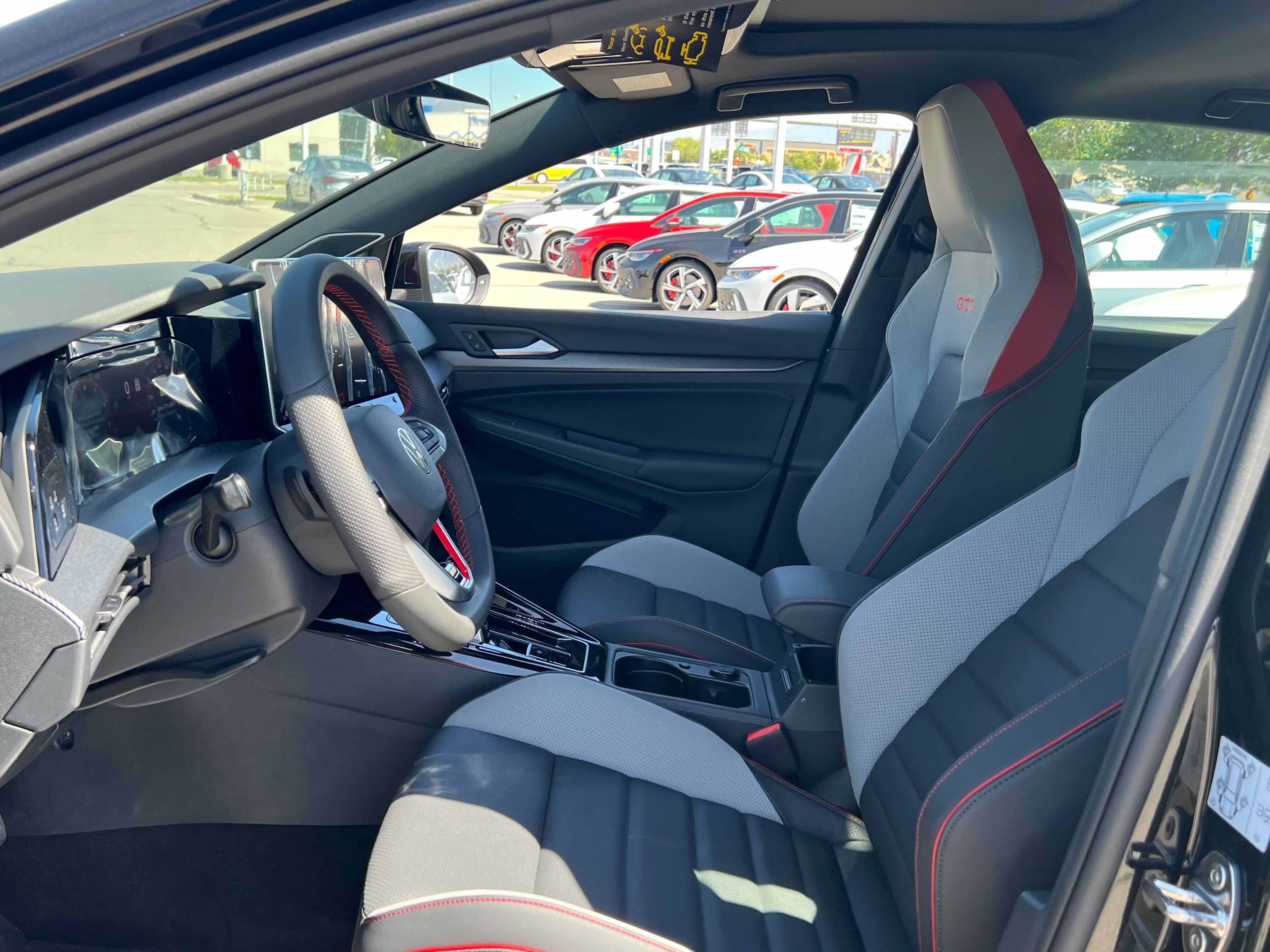 2025 Volkswagen Golf GTI SE