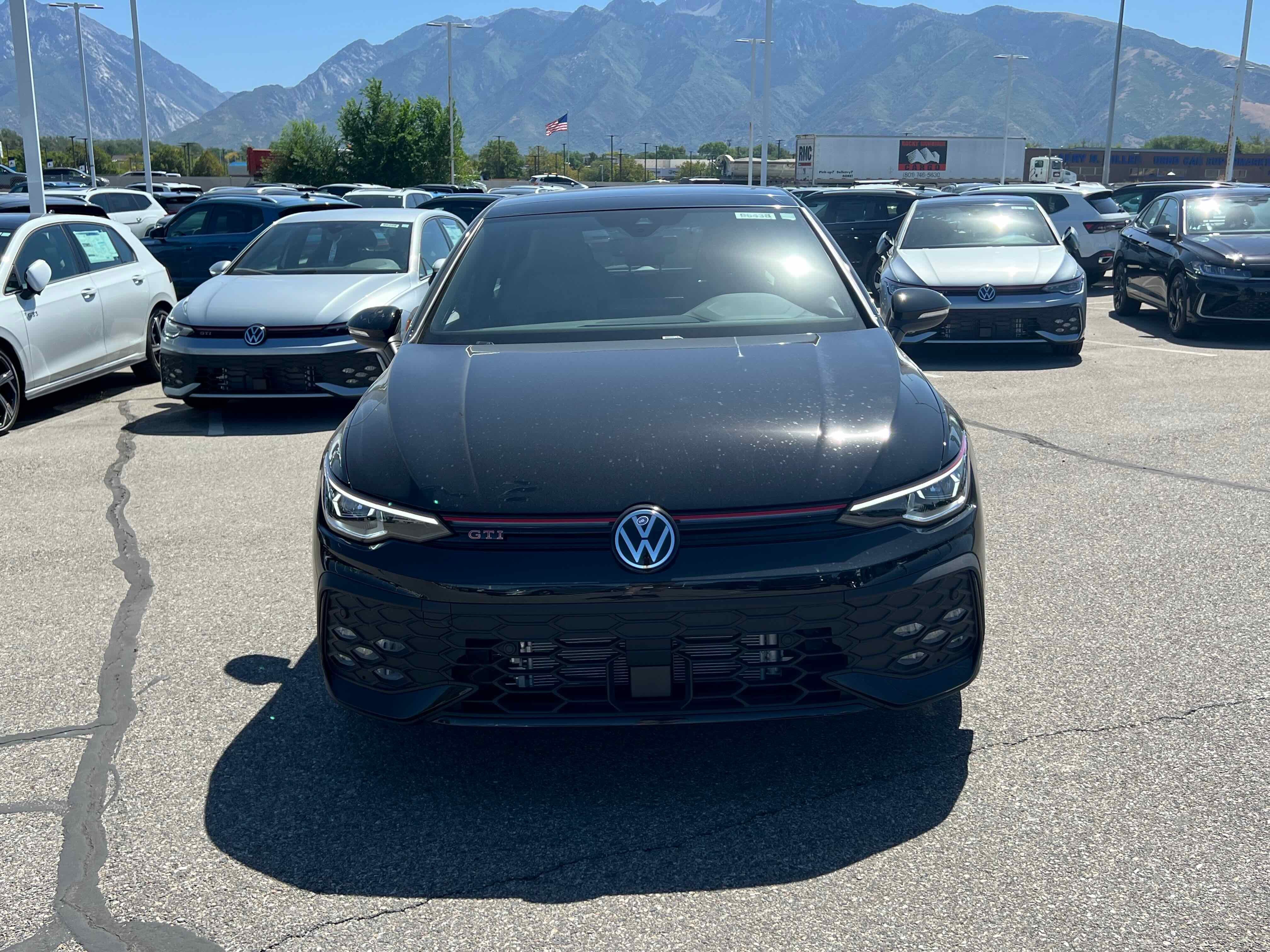 2025 Volkswagen Golf GTI SE