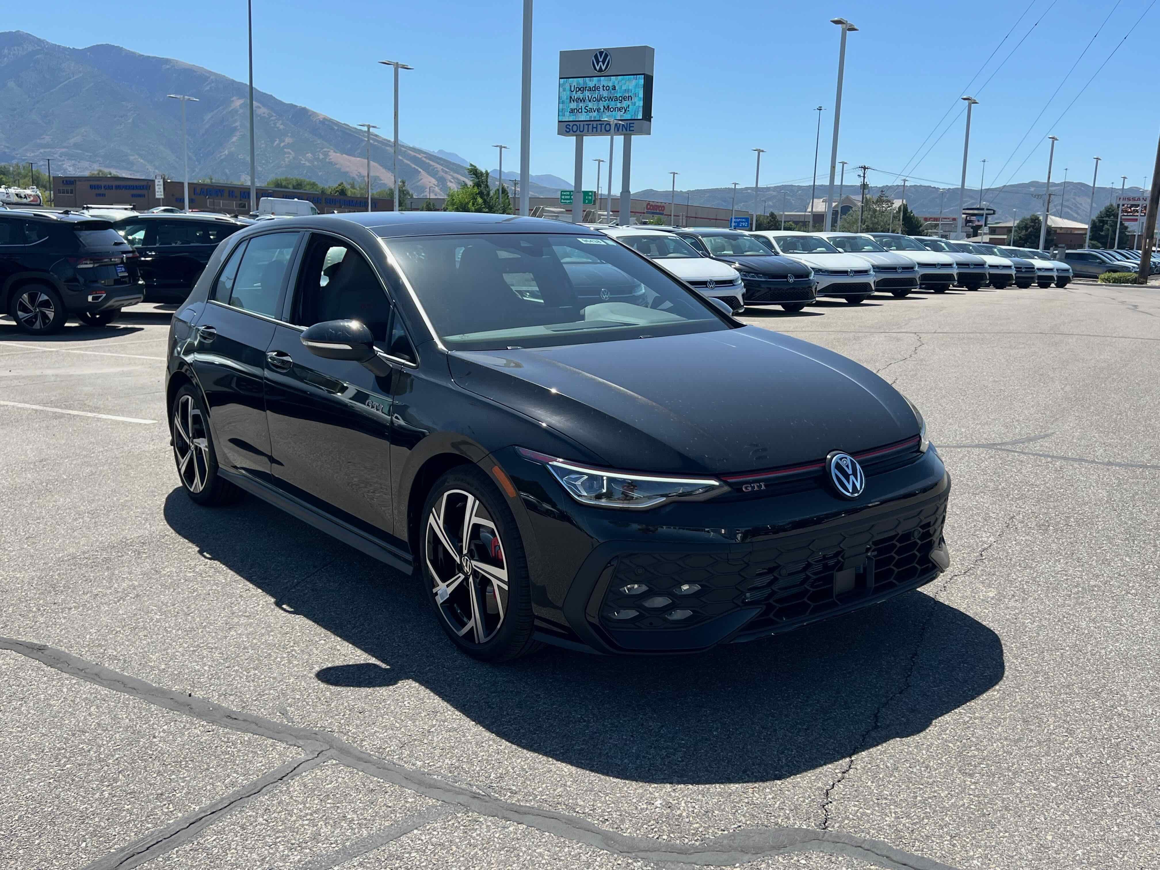 2025 Volkswagen Golf GTI SE