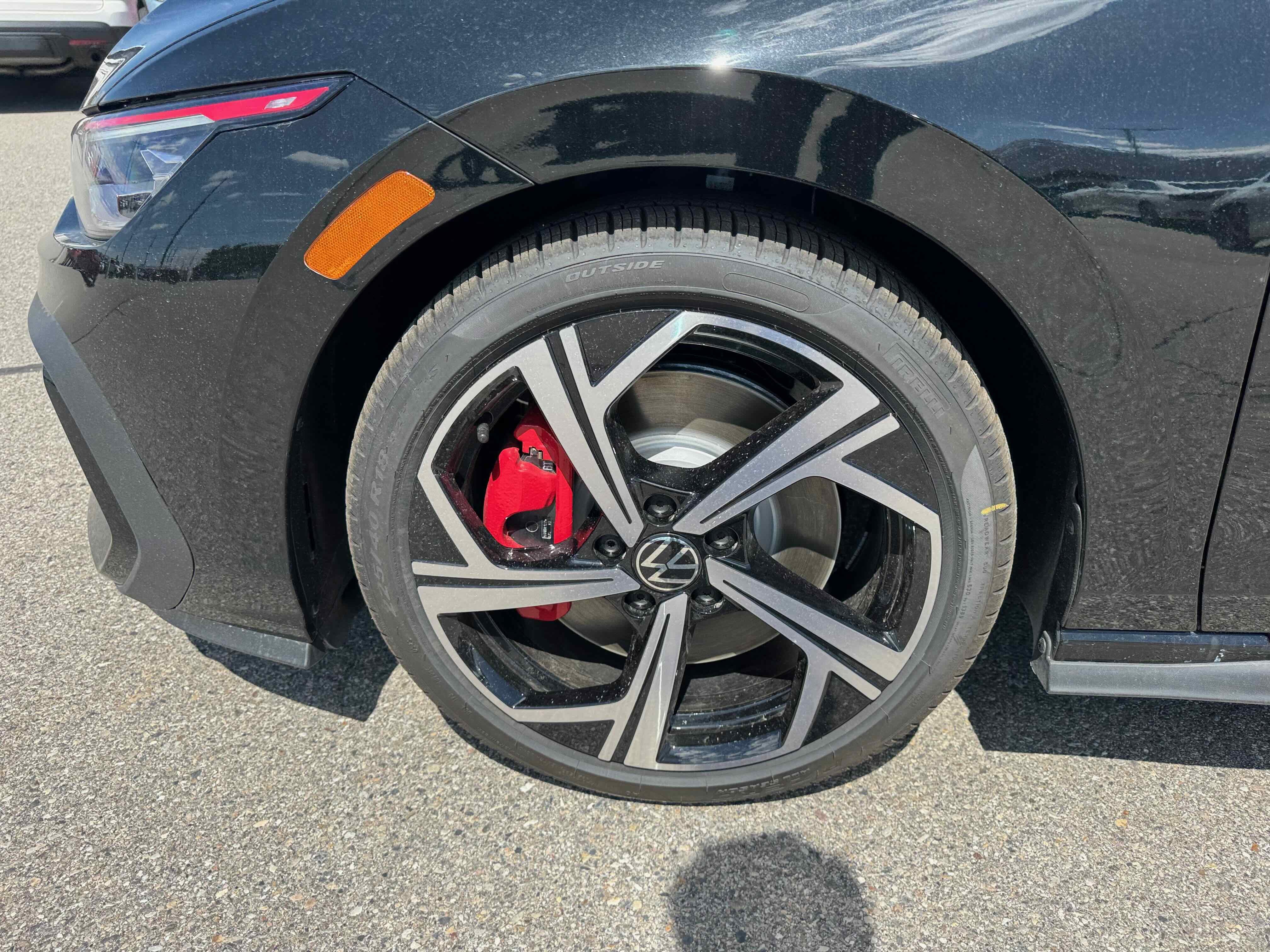 2025 Volkswagen Golf GTI SE