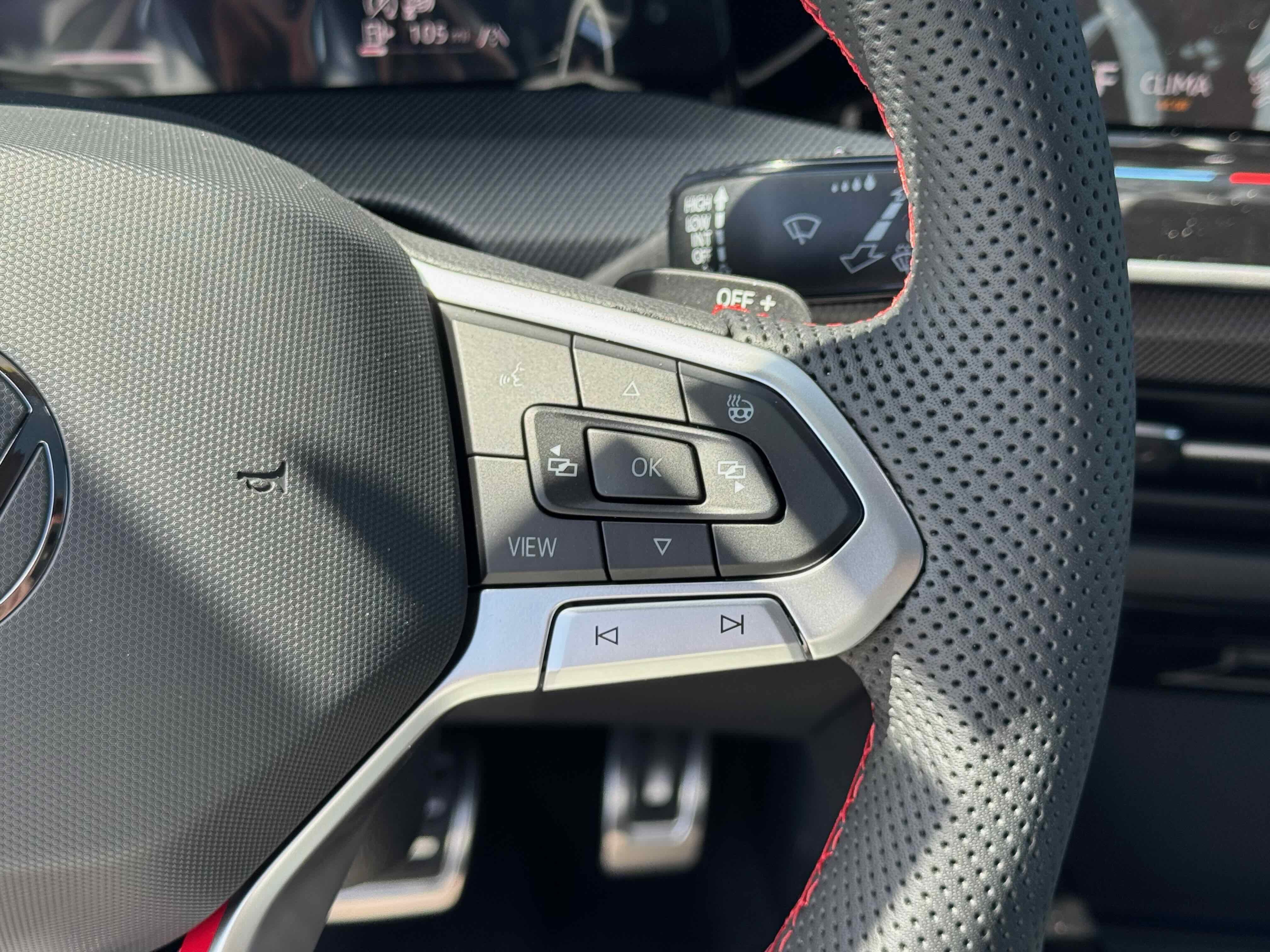 2025 Volkswagen Golf GTI SE