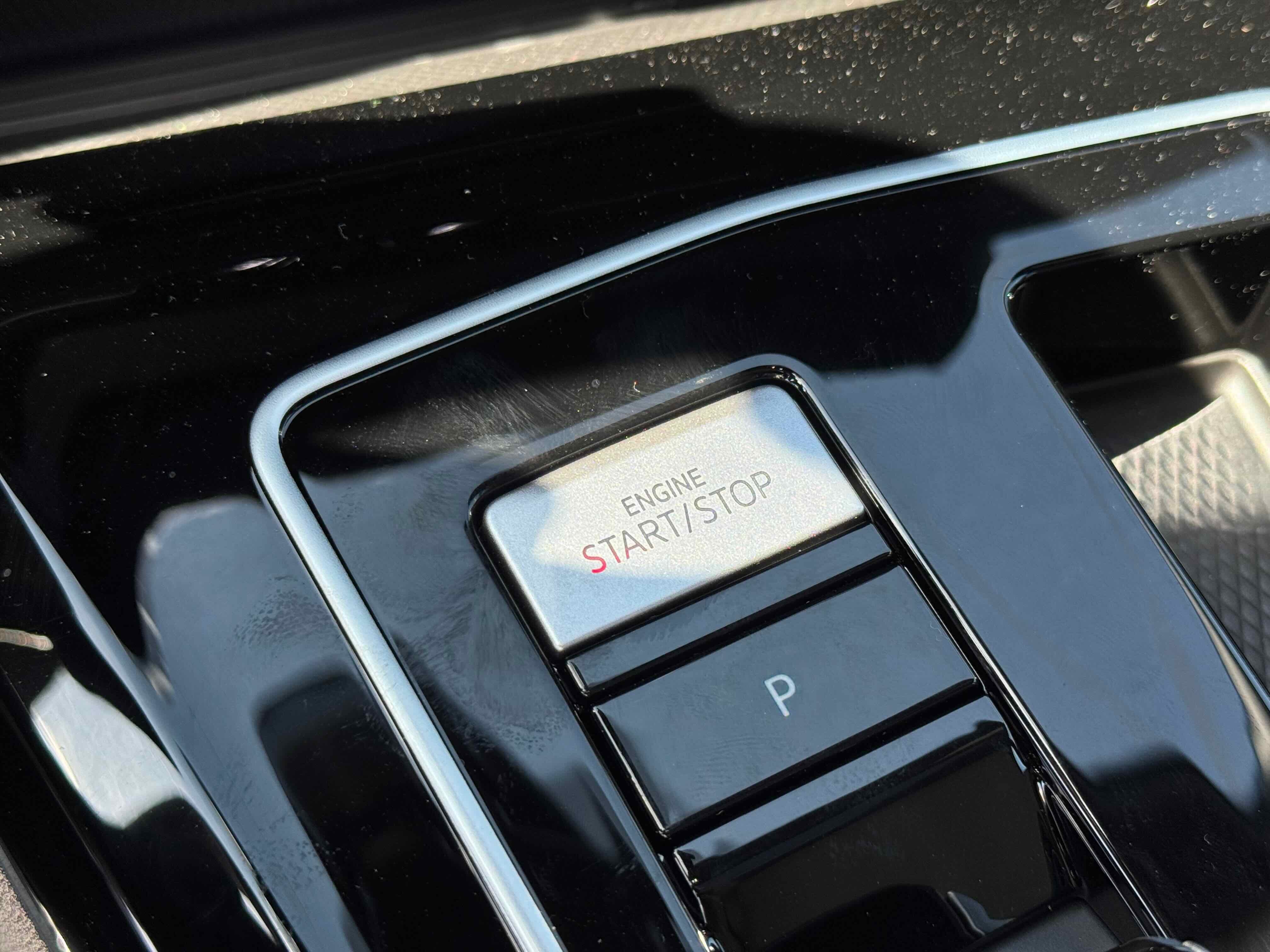 2025 Volkswagen Golf GTI SE