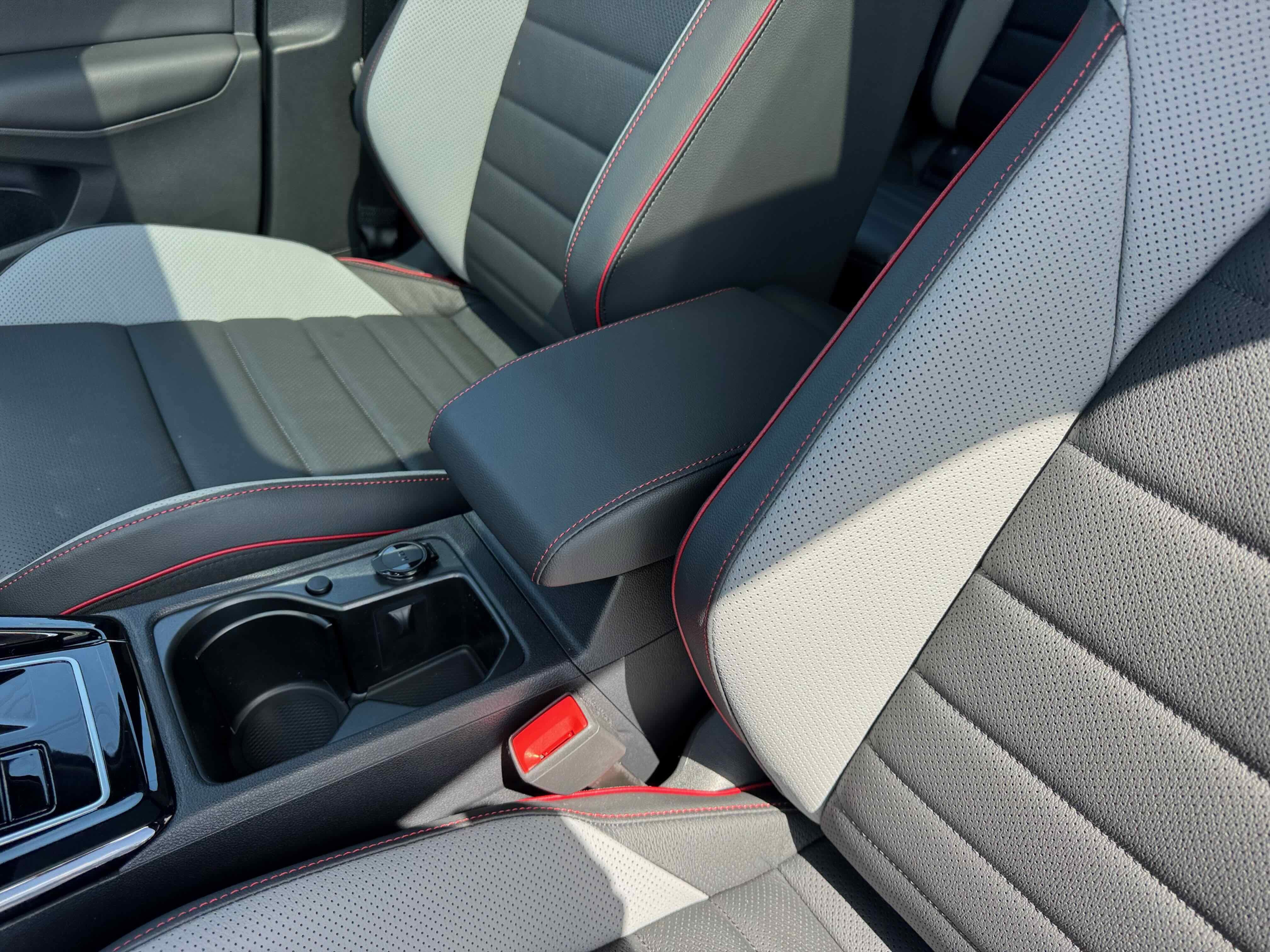 2025 Volkswagen Golf GTI SE