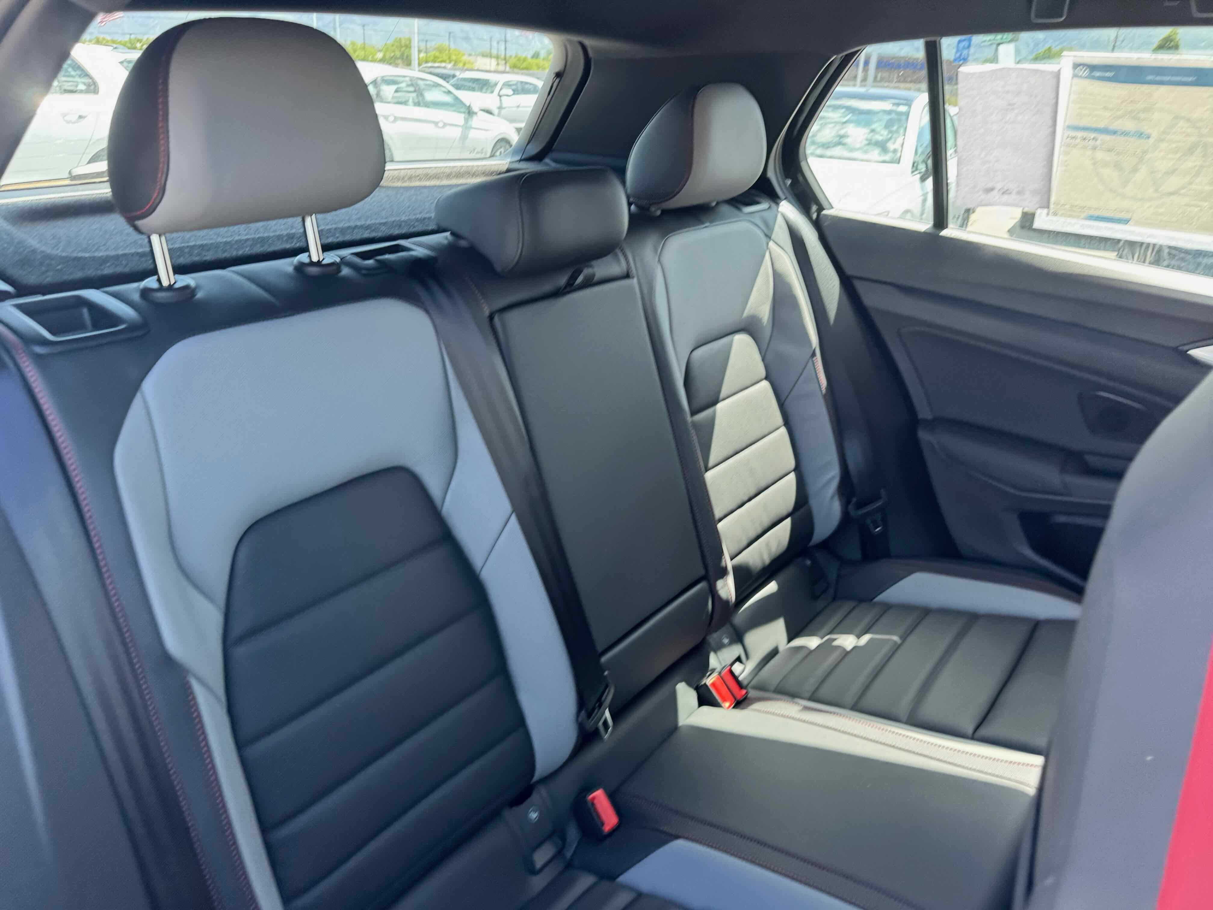 2025 Volkswagen Golf GTI SE