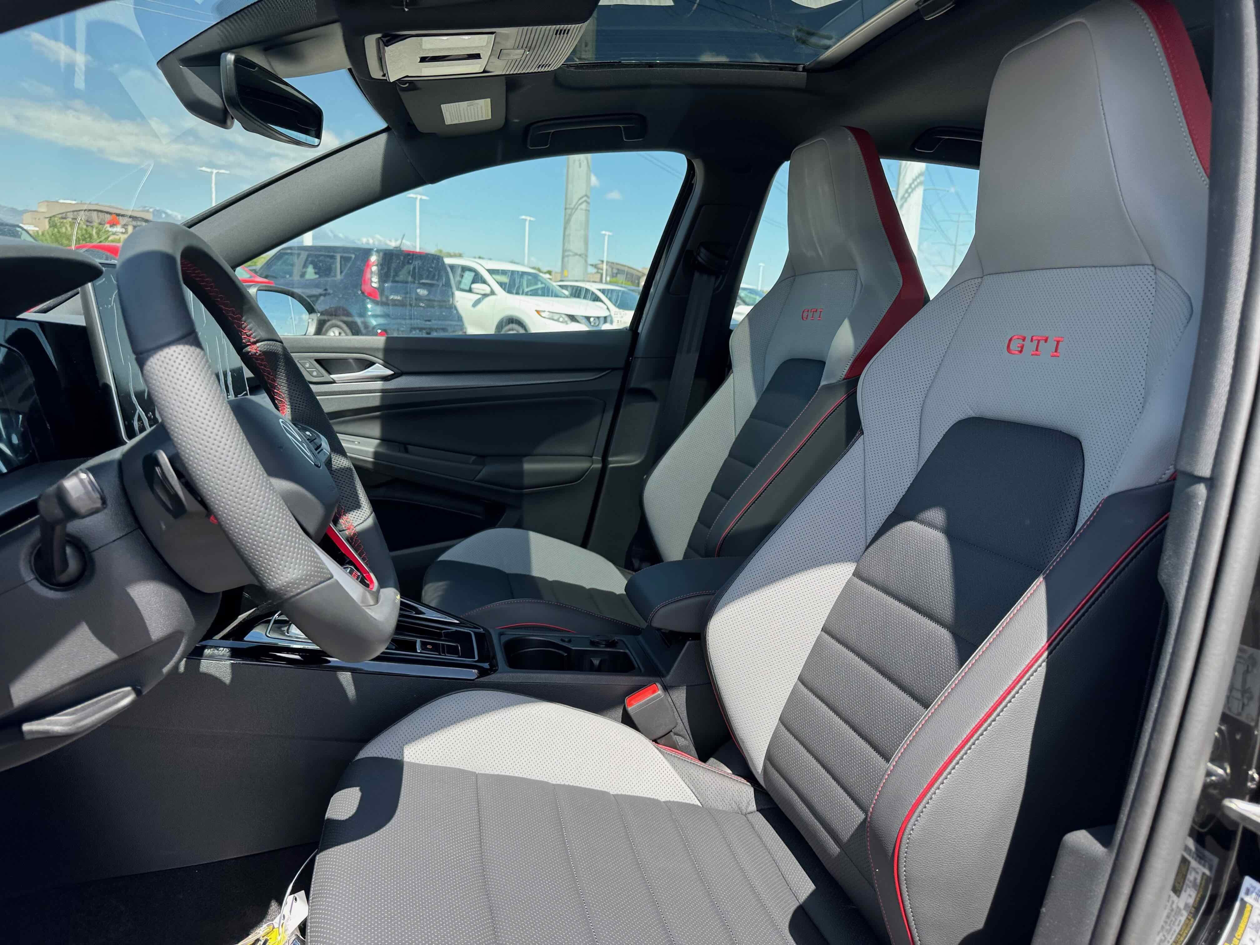 2025 Volkswagen Golf GTI SE