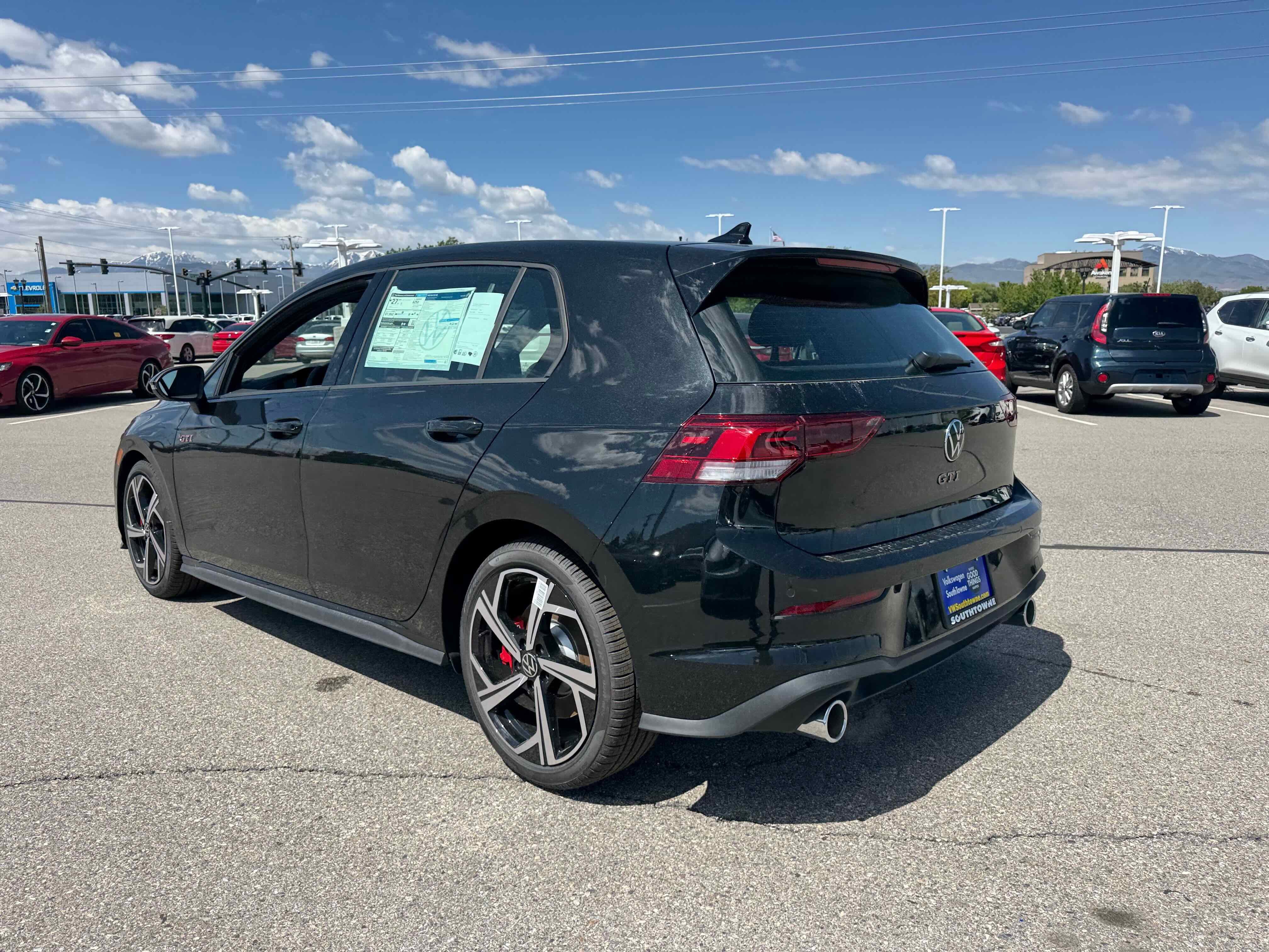 2025 Volkswagen Golf GTI SE