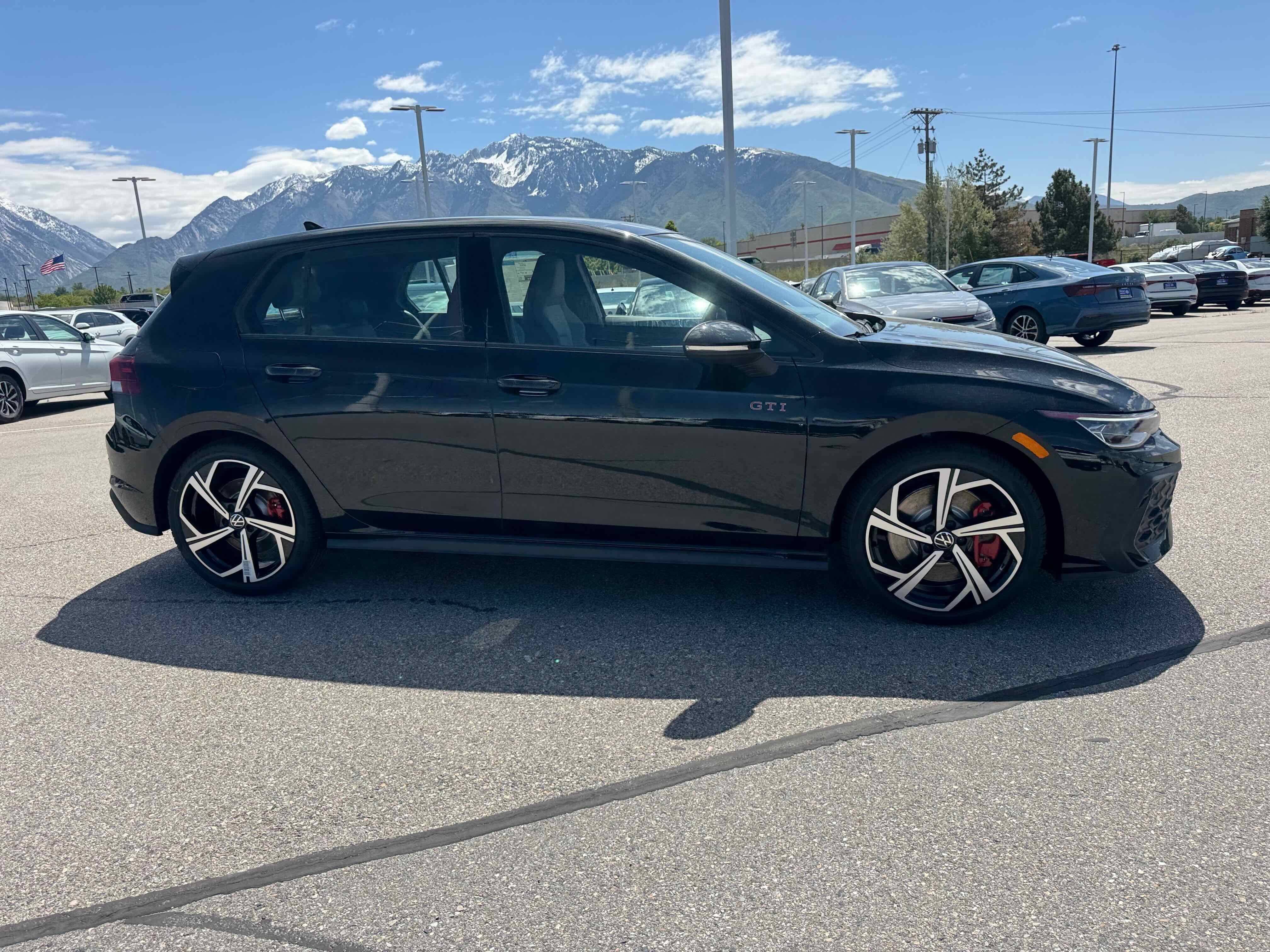 2025 Volkswagen Golf GTI SE