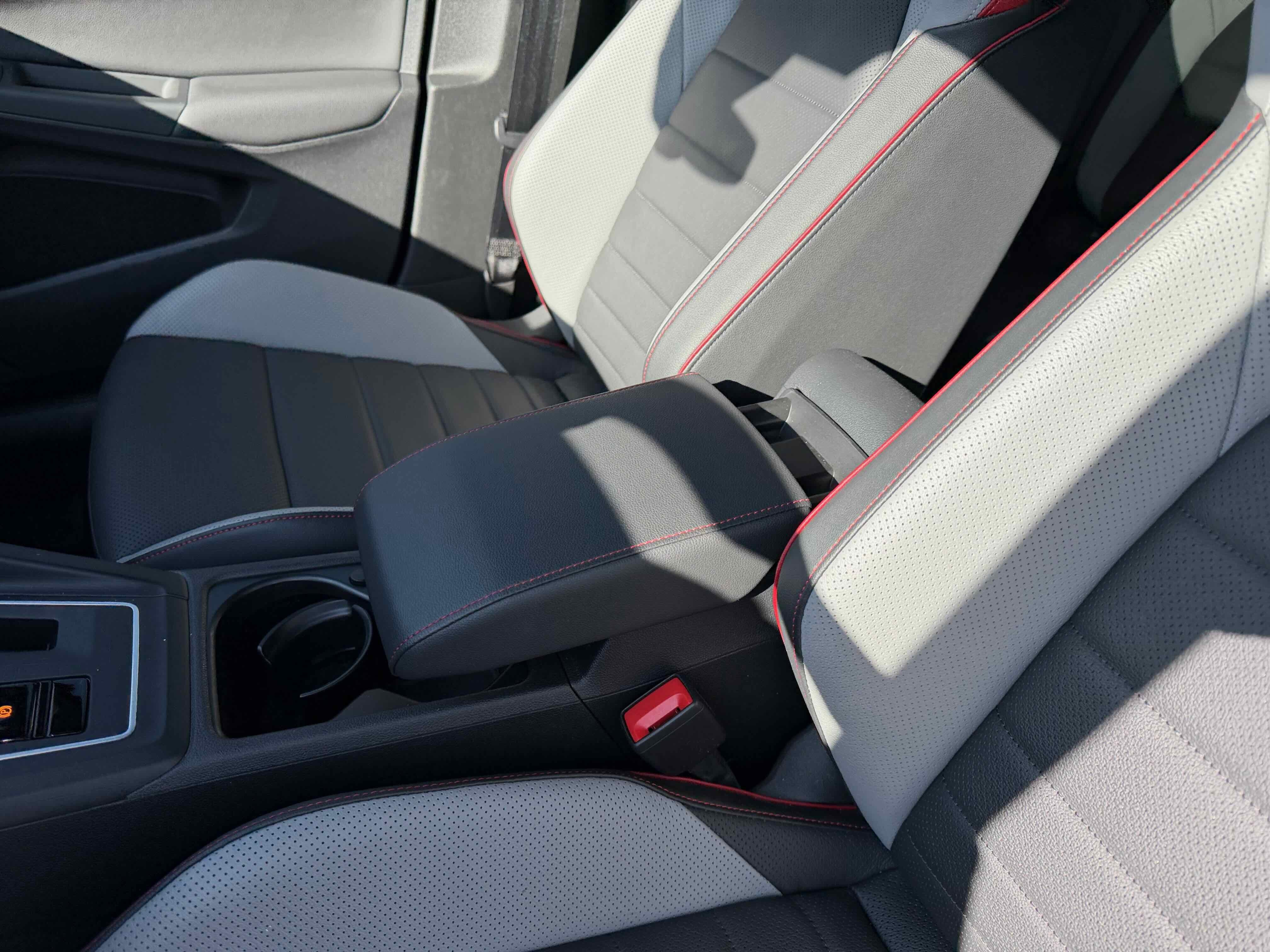 2022 Volkswagen Golf GTI SE