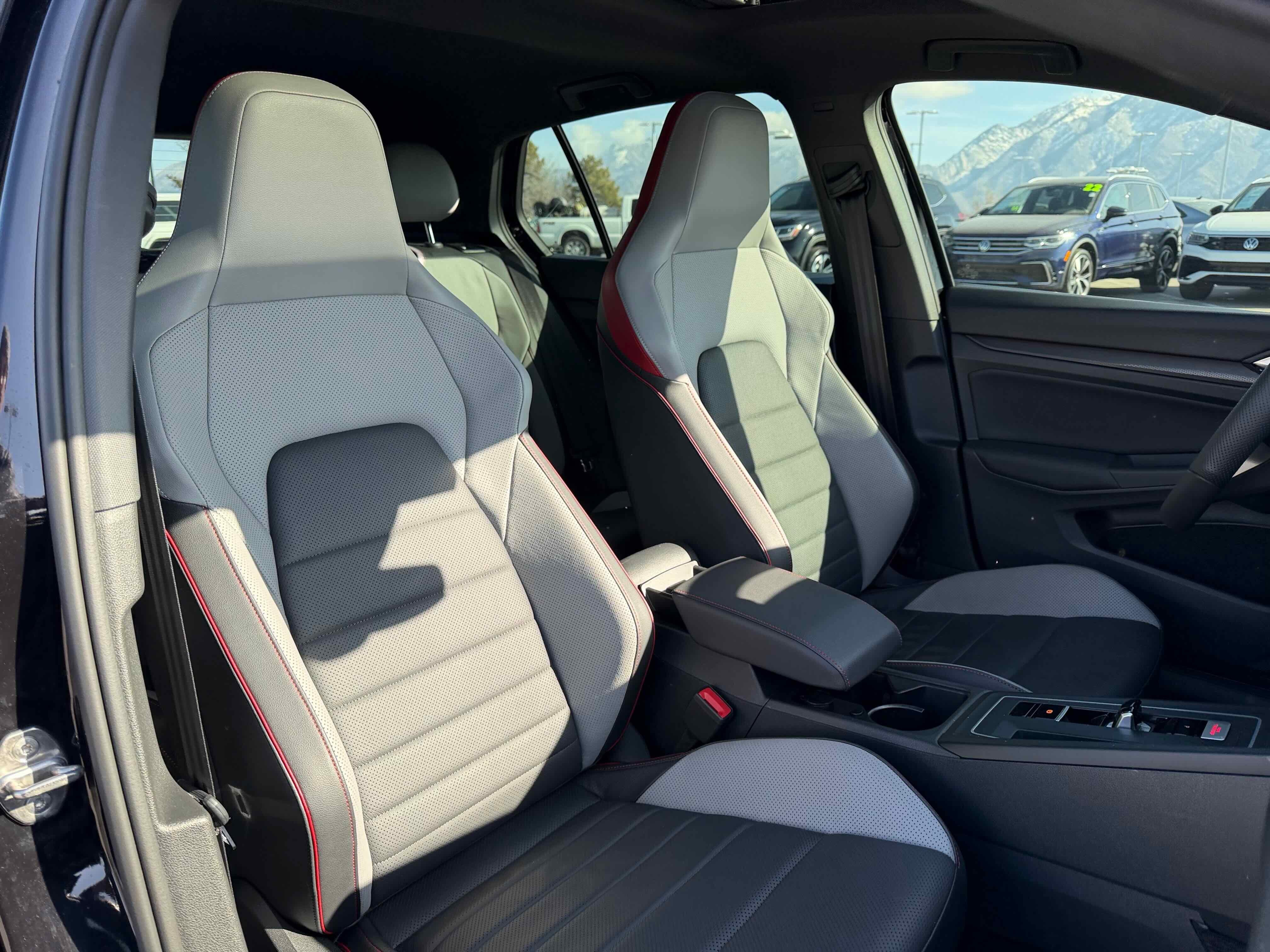 2022 Volkswagen Golf GTI SE