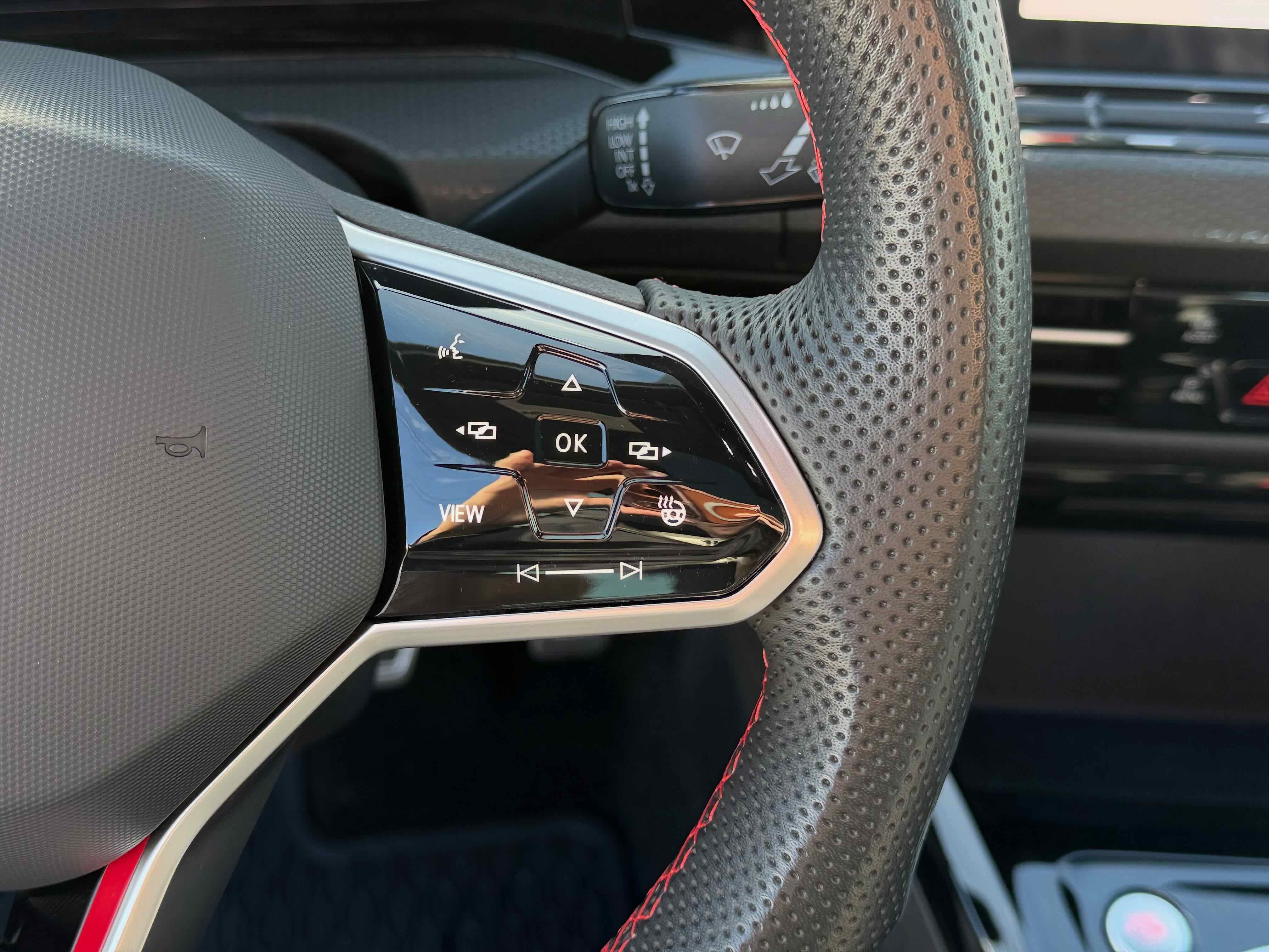 2024 Volkswagen Golf GTI 380 SE