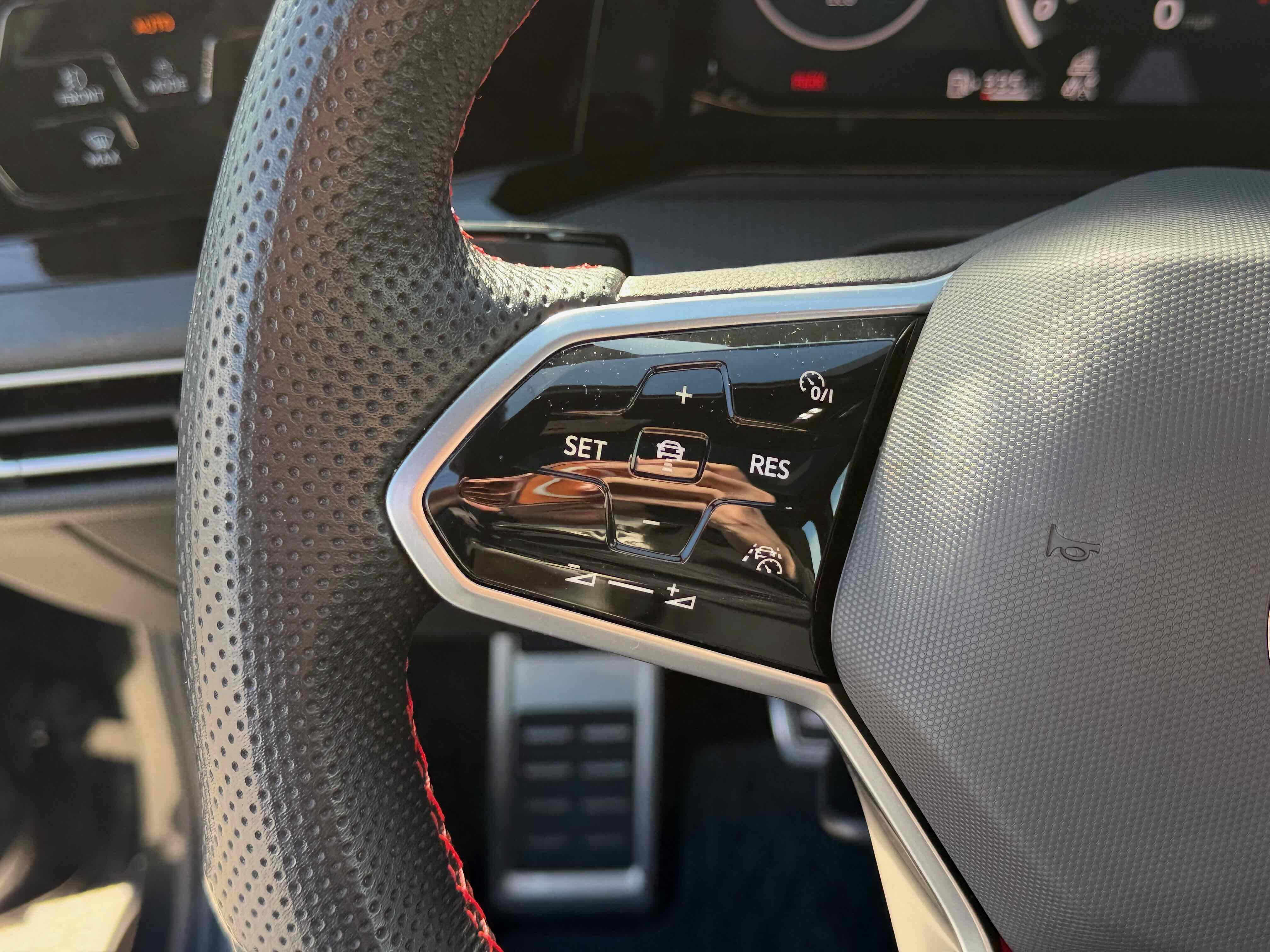 2024 Volkswagen Golf GTI 380 SE