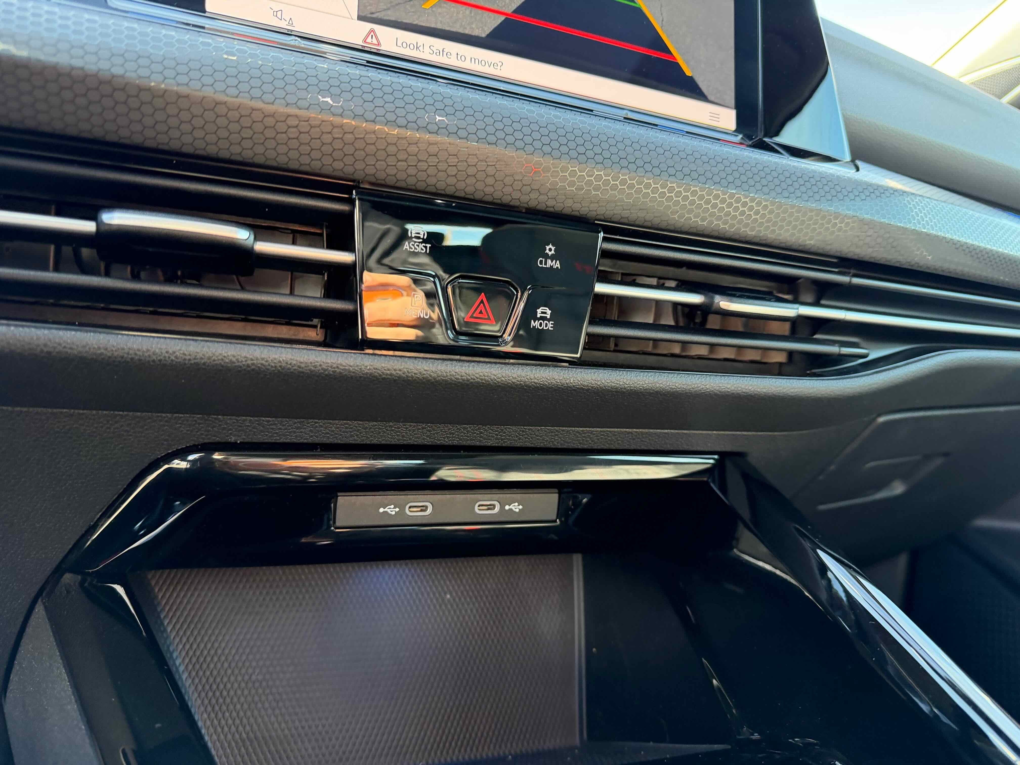 2024 Volkswagen Golf GTI 380 SE