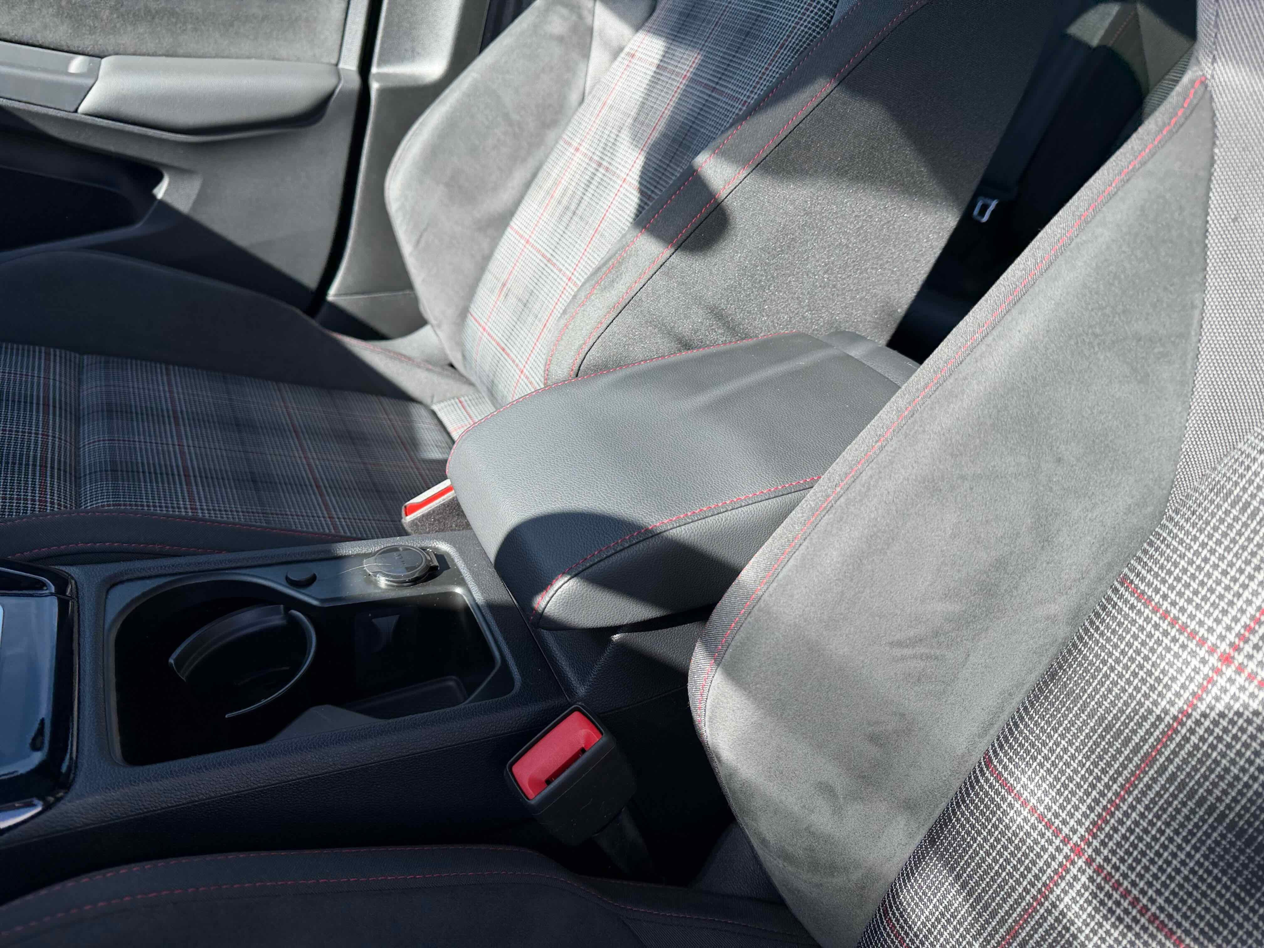 2024 Volkswagen Golf GTI 380 SE