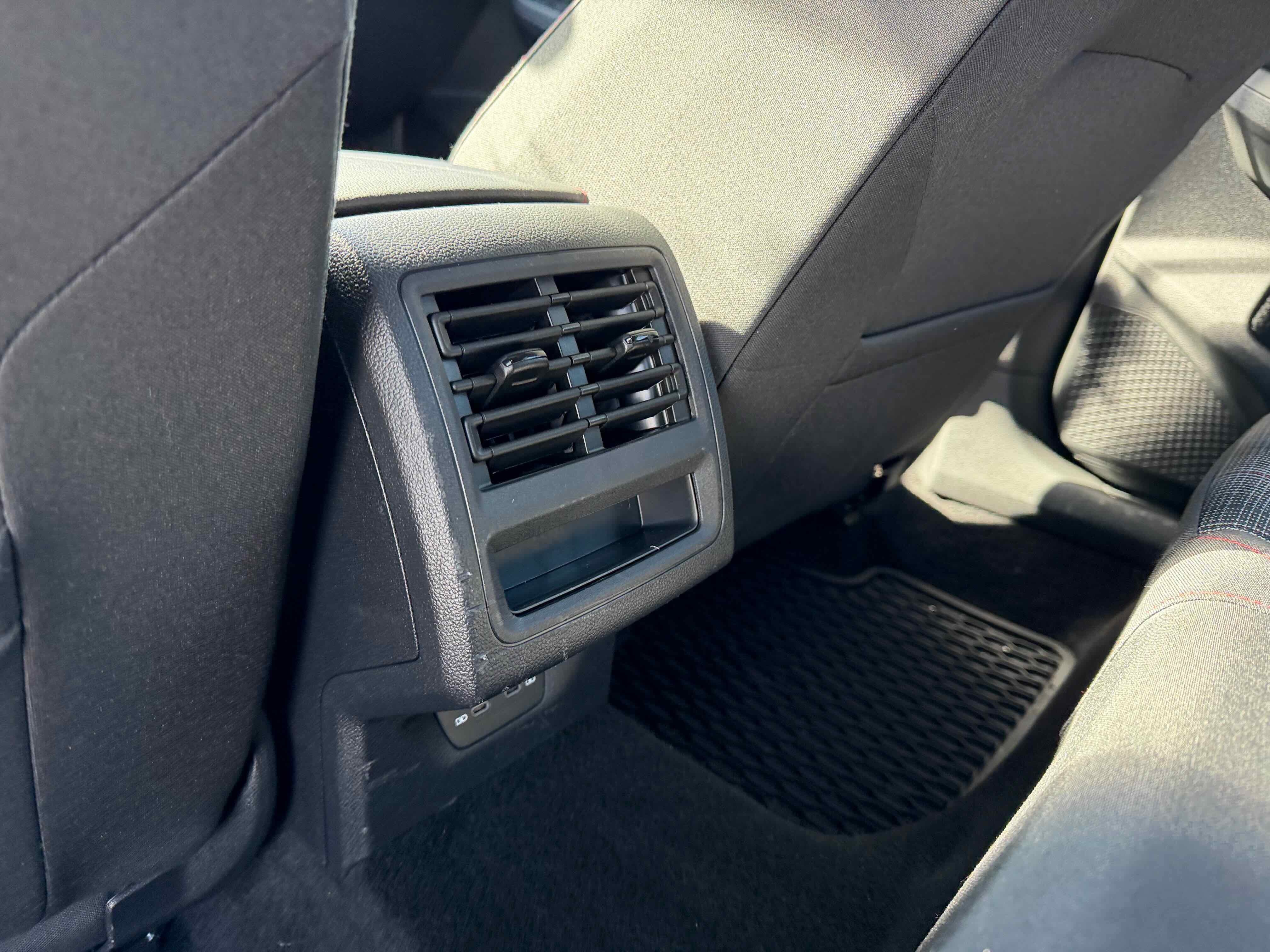 2024 Volkswagen Golf GTI 380 SE