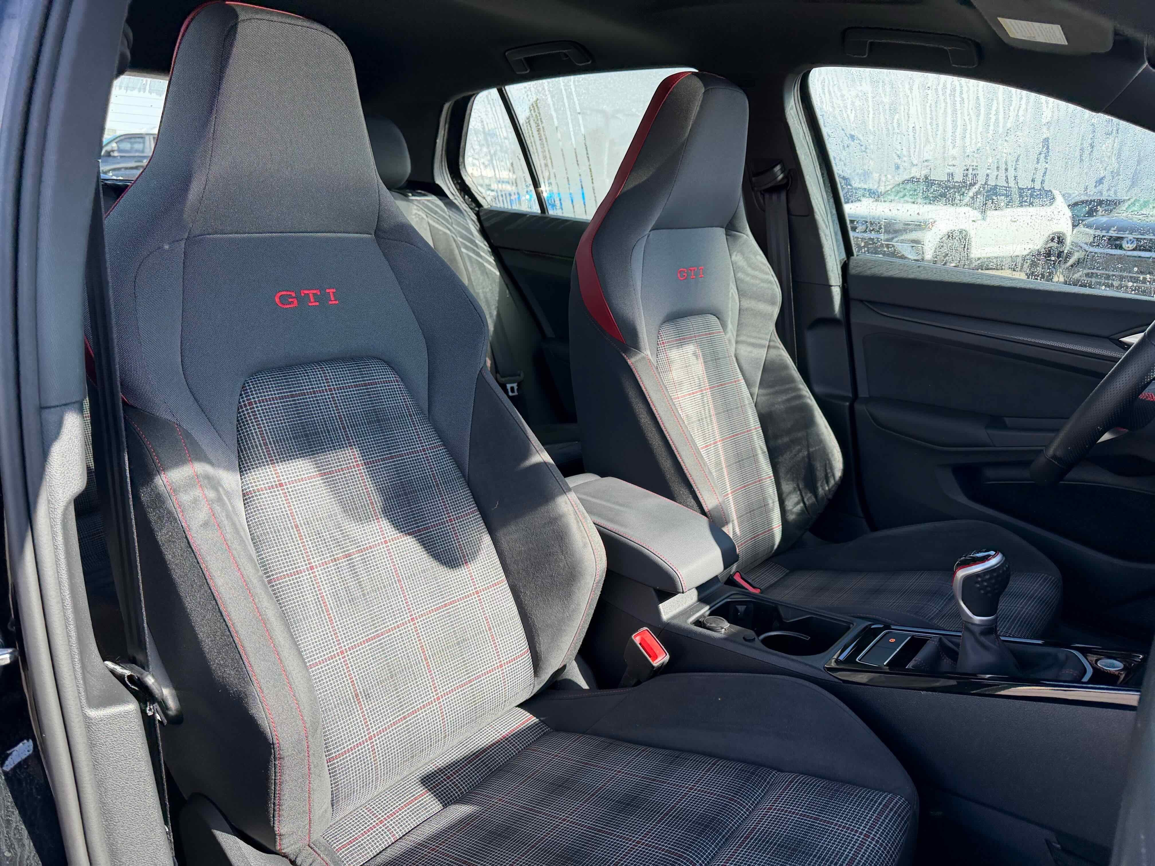 2024 Volkswagen Golf GTI 380 SE