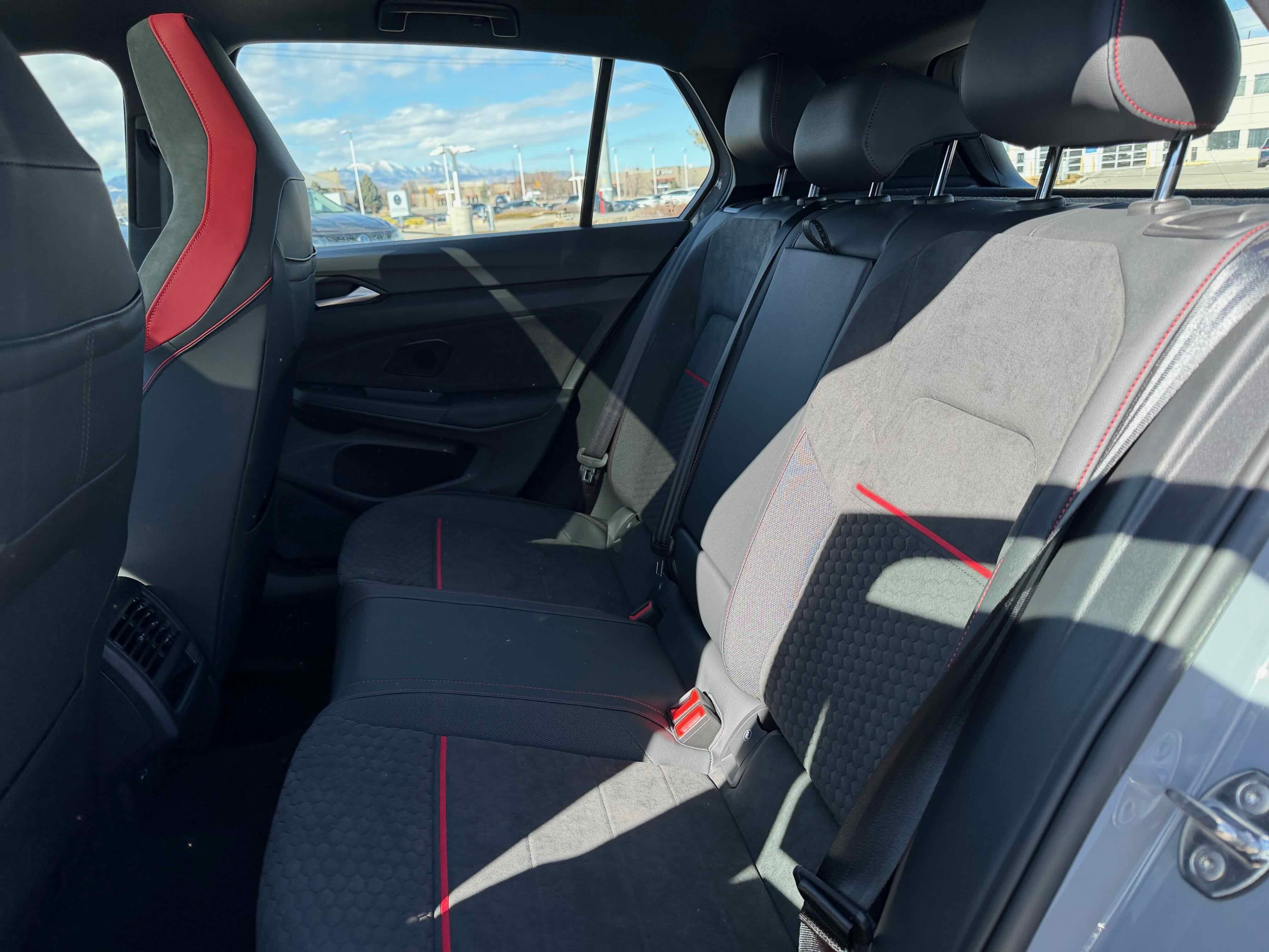 2026 Volkswagen Golf GTI SE