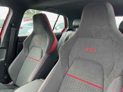 2026 Volkswagen Golf GTI SE