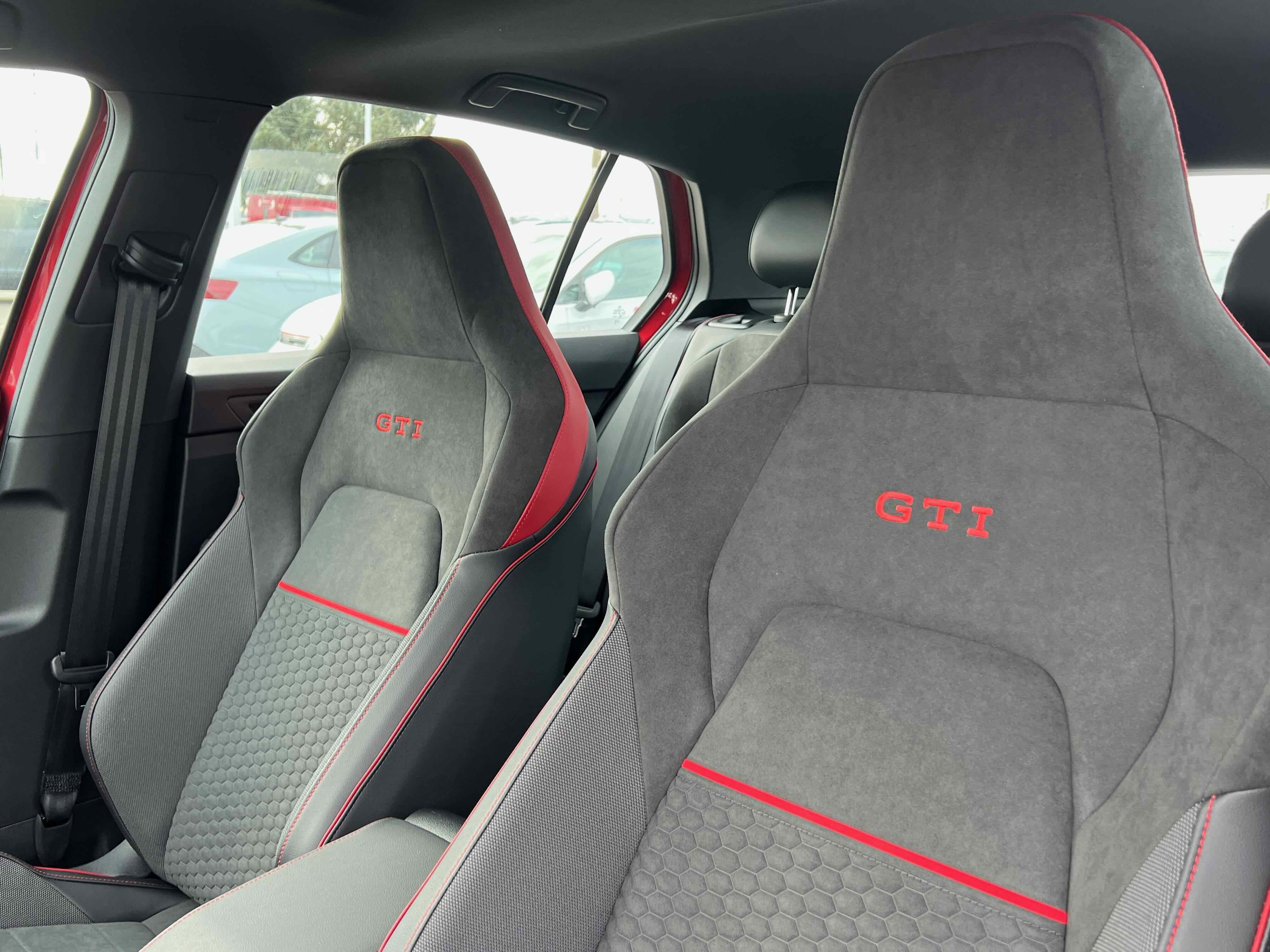 2026 Volkswagen Golf GTI SE